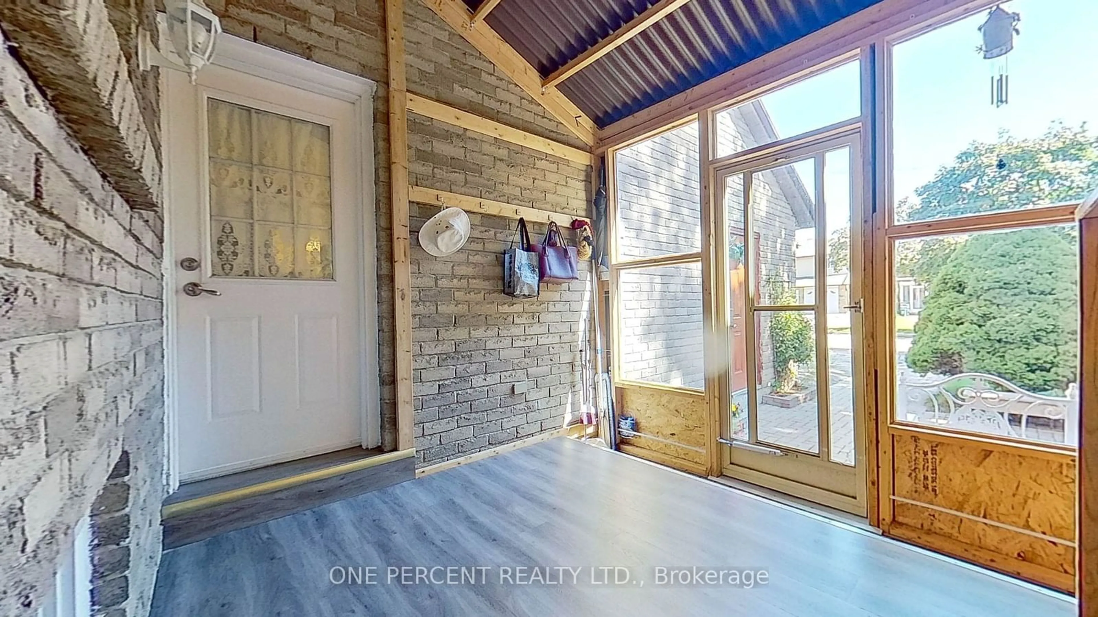 Indoor entryway for 58 Muirlands Dr, Toronto Ontario M1V 2B4