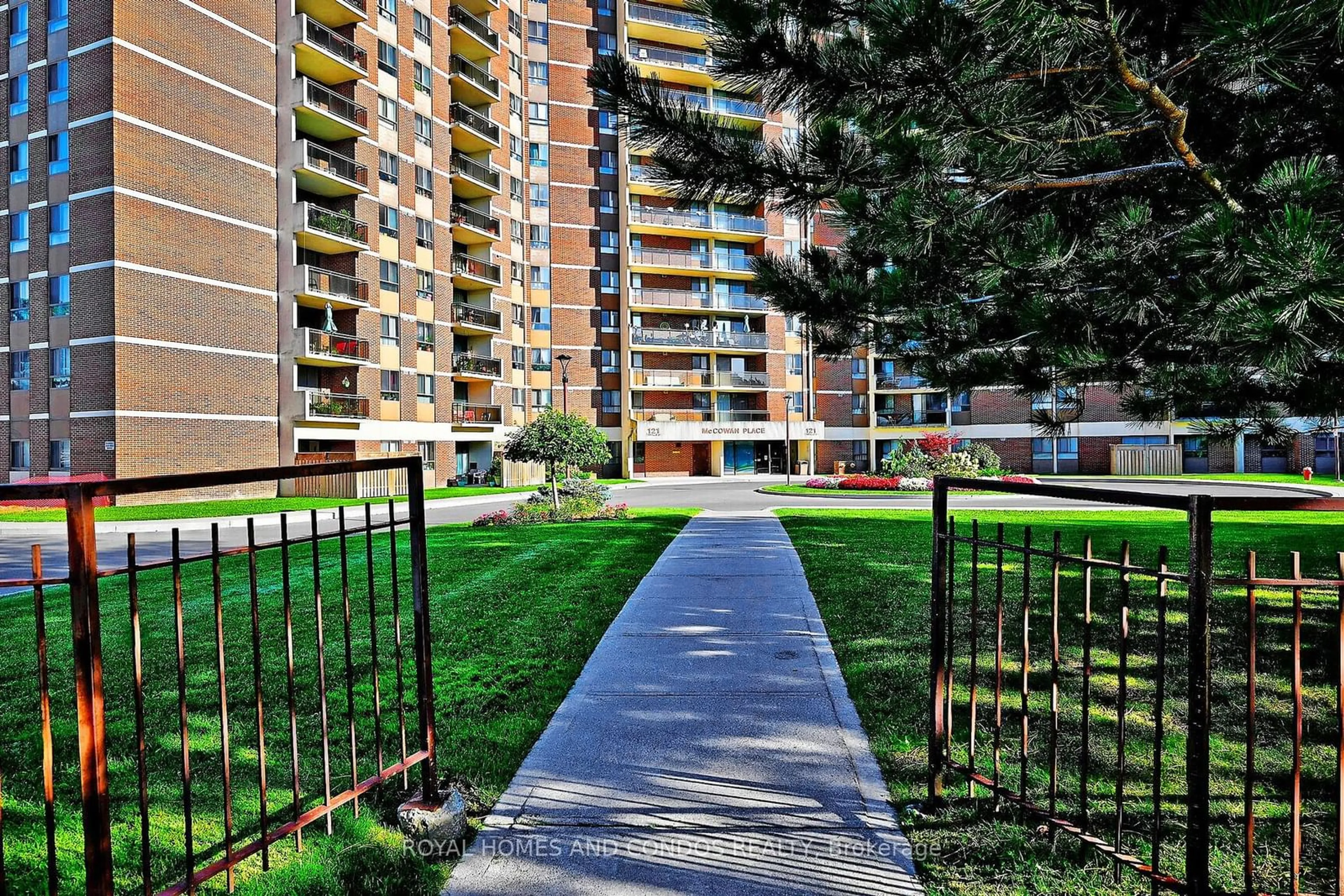 A pic from exterior of the house or condo for 121 Trudelle St #404, Toronto Ontario M1J 3K4