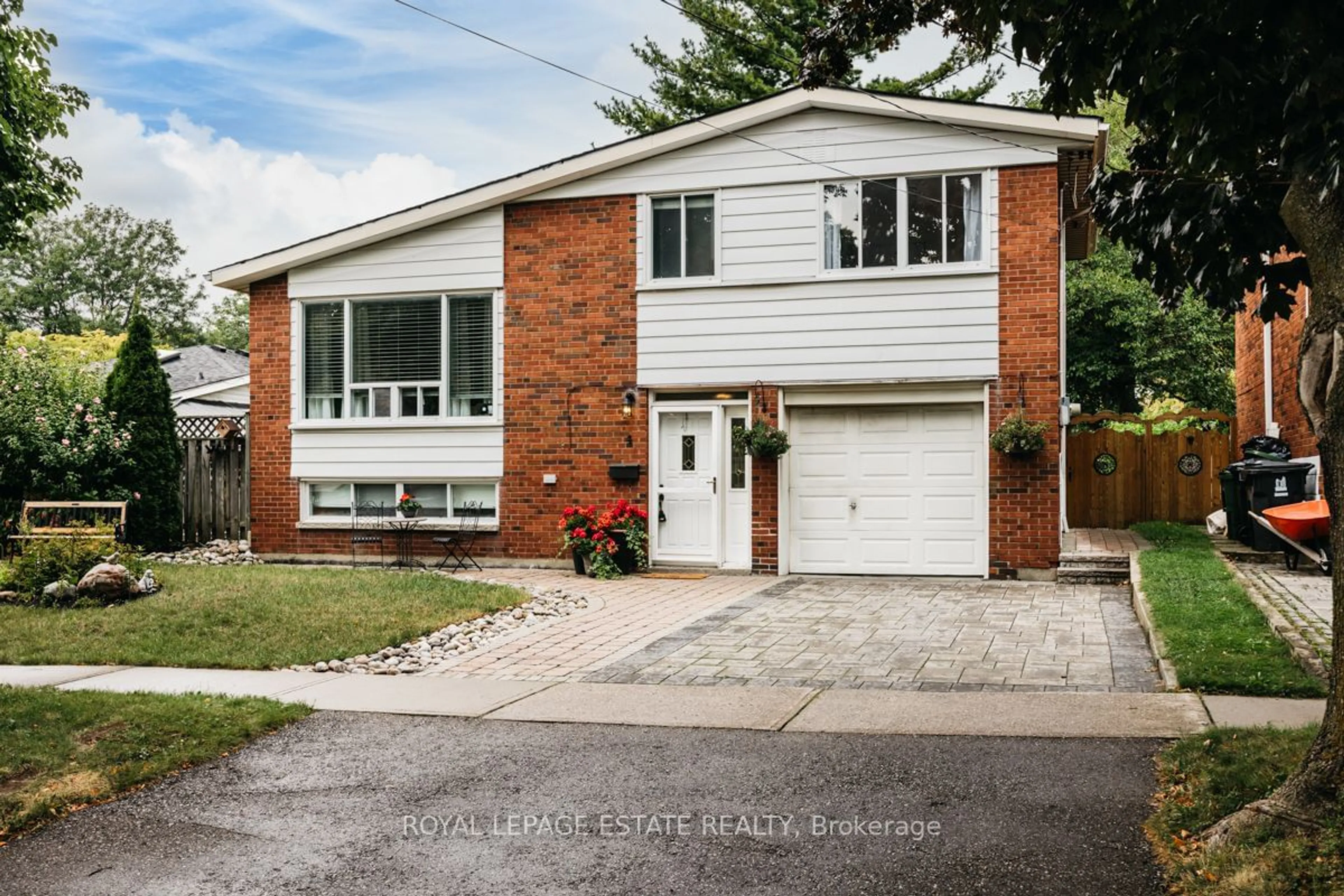 Home with brick exterior material for 4 Benorama Cres, Toronto Ontario M1H 1K7