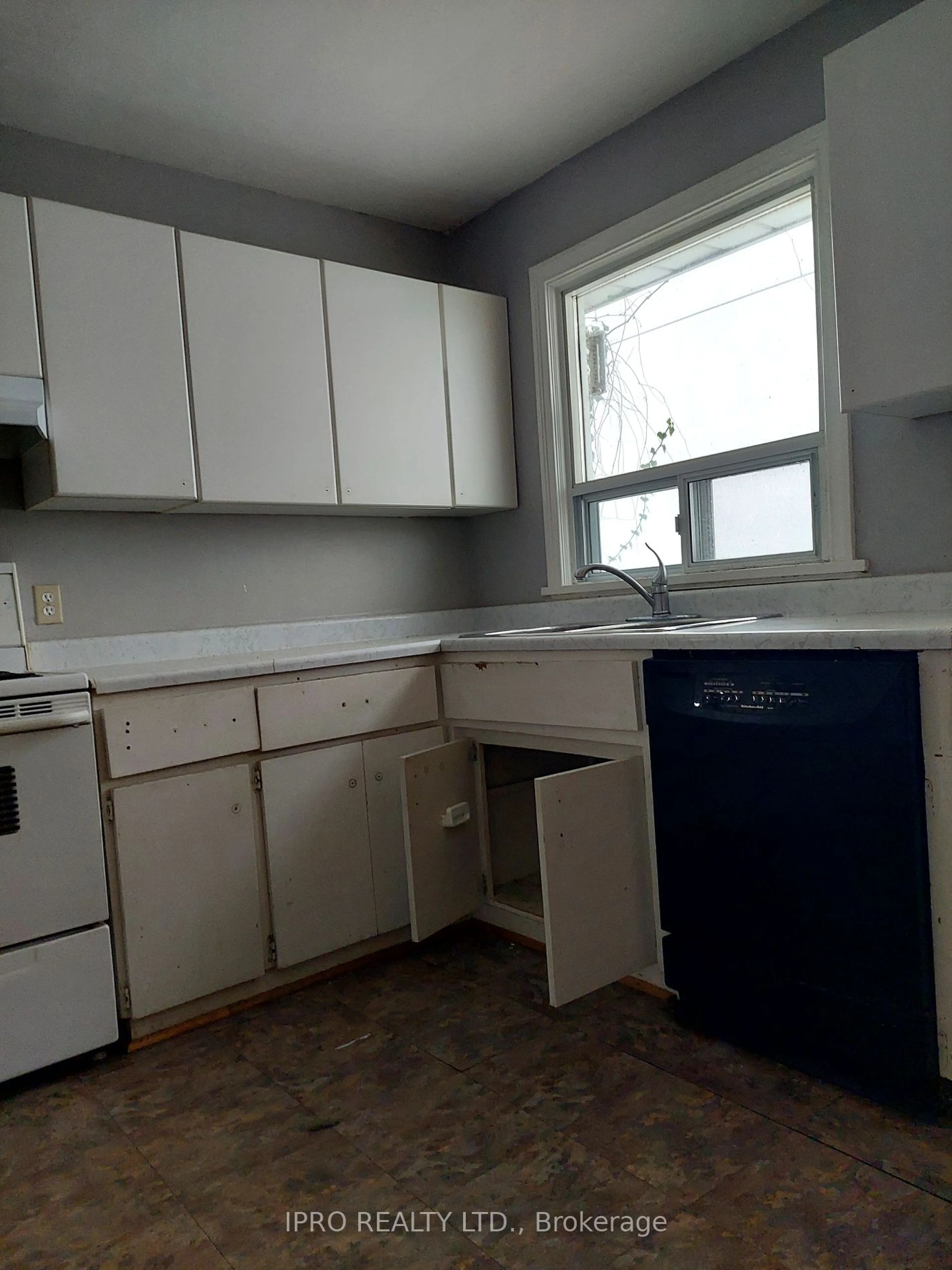 Standard kitchen, unknown floor, cottage for 12 Harewood Ave, Toronto Ontario M1M 2R2