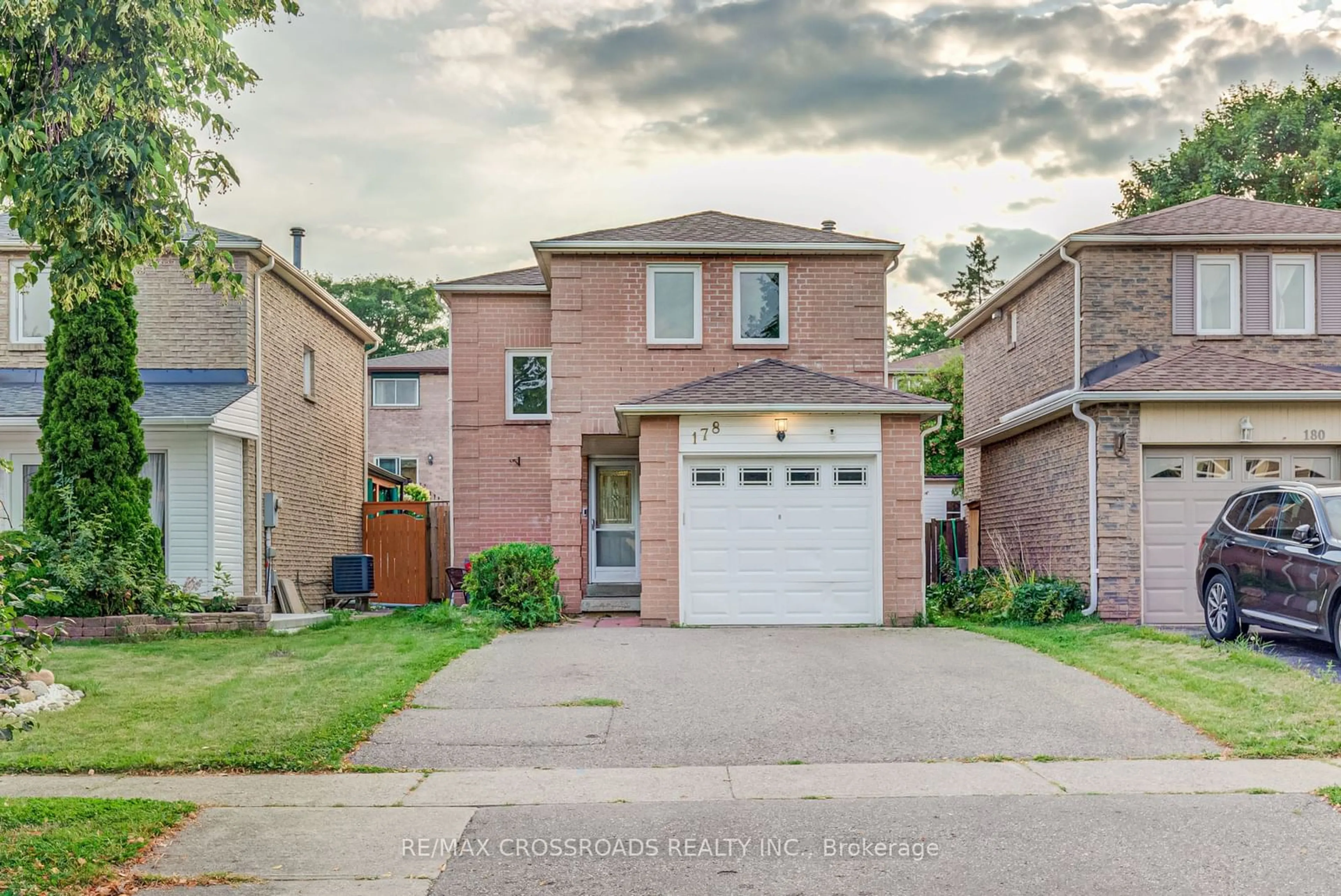 Frontside or backside of a home for 178 Radford Dr, Ajax Ontario L1T 2C2