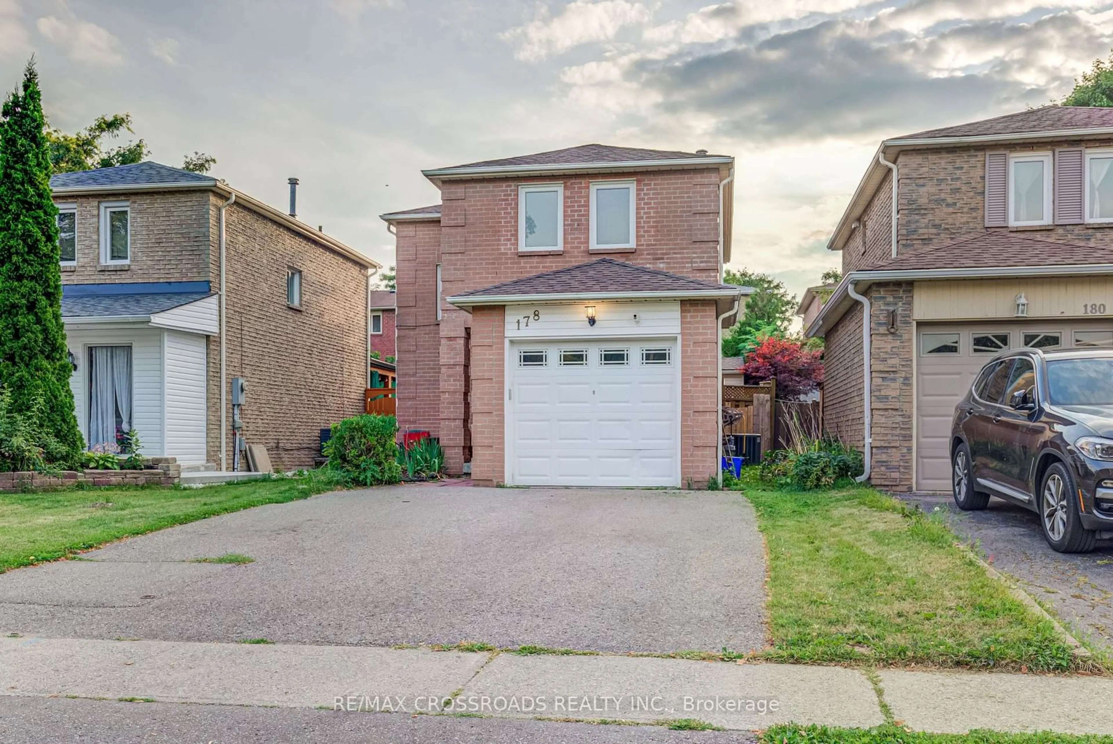 Frontside or backside of a home for 178 Radford Dr, Ajax Ontario L1T 2C2