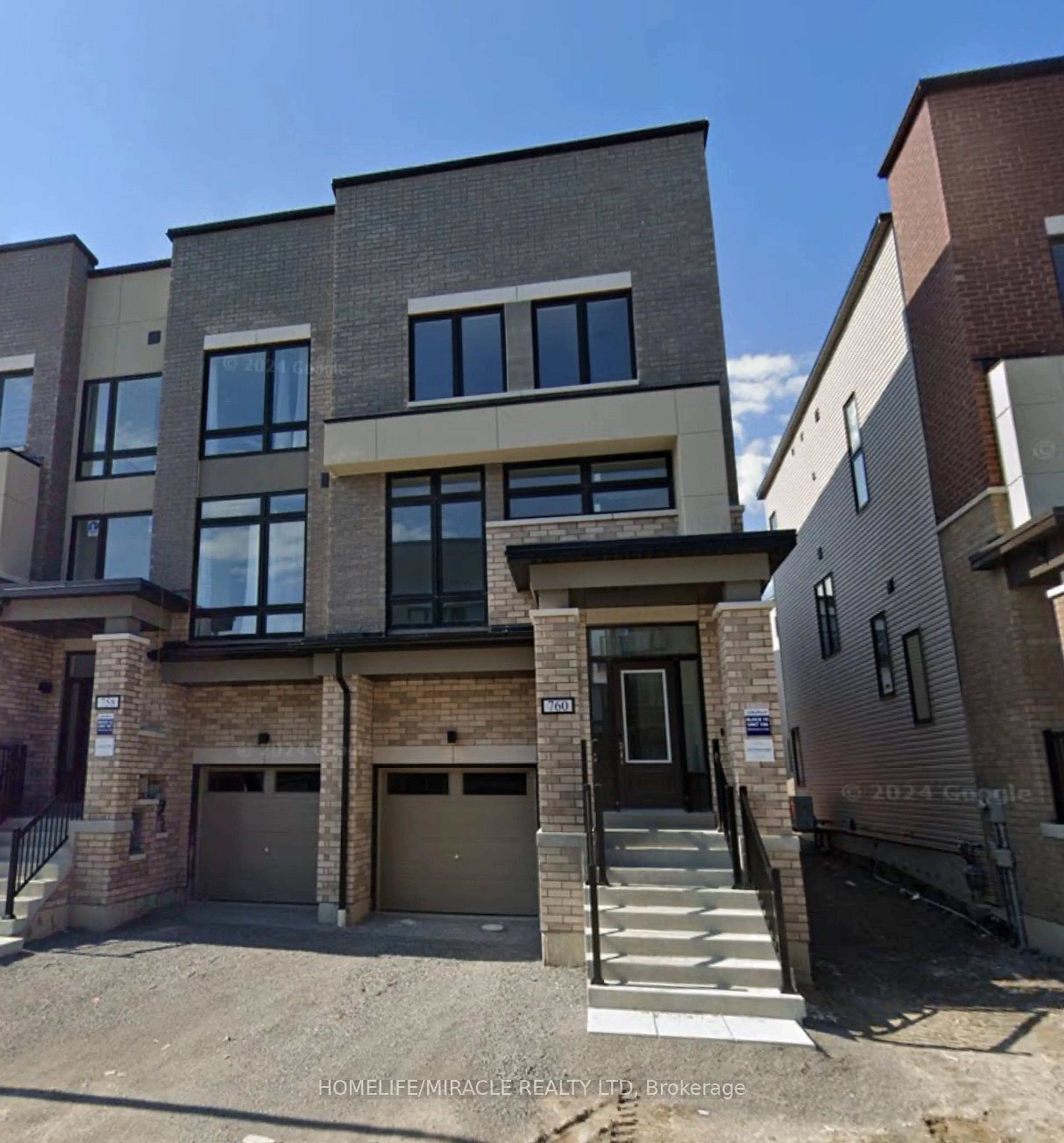 A pic from exterior of the house or condo for 760 Heathrow Path, Oshawa Ontario L1H 7K5