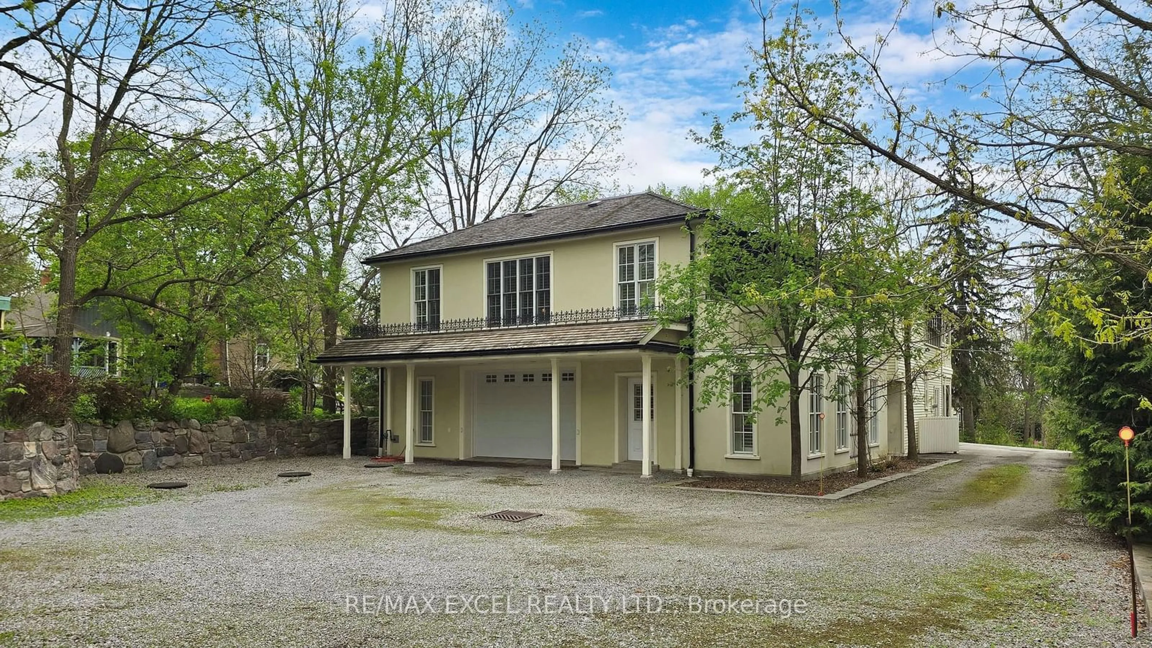 A pic from outside/outdoor area/front of a property/back of a property/a pic from drone, street for 490 Whitevale Rd, Pickering Ontario L1X 0J9