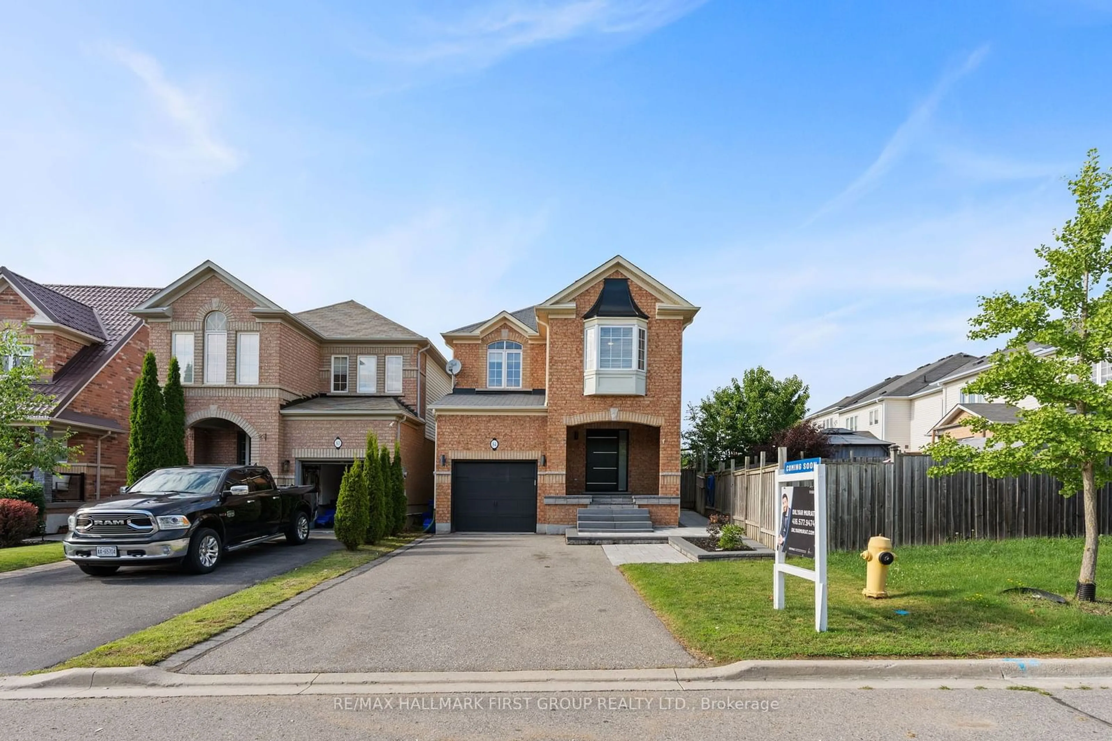 Frontside or backside of a home for 84 Bathgate Cres, Clarington Ontario L1E 0B3