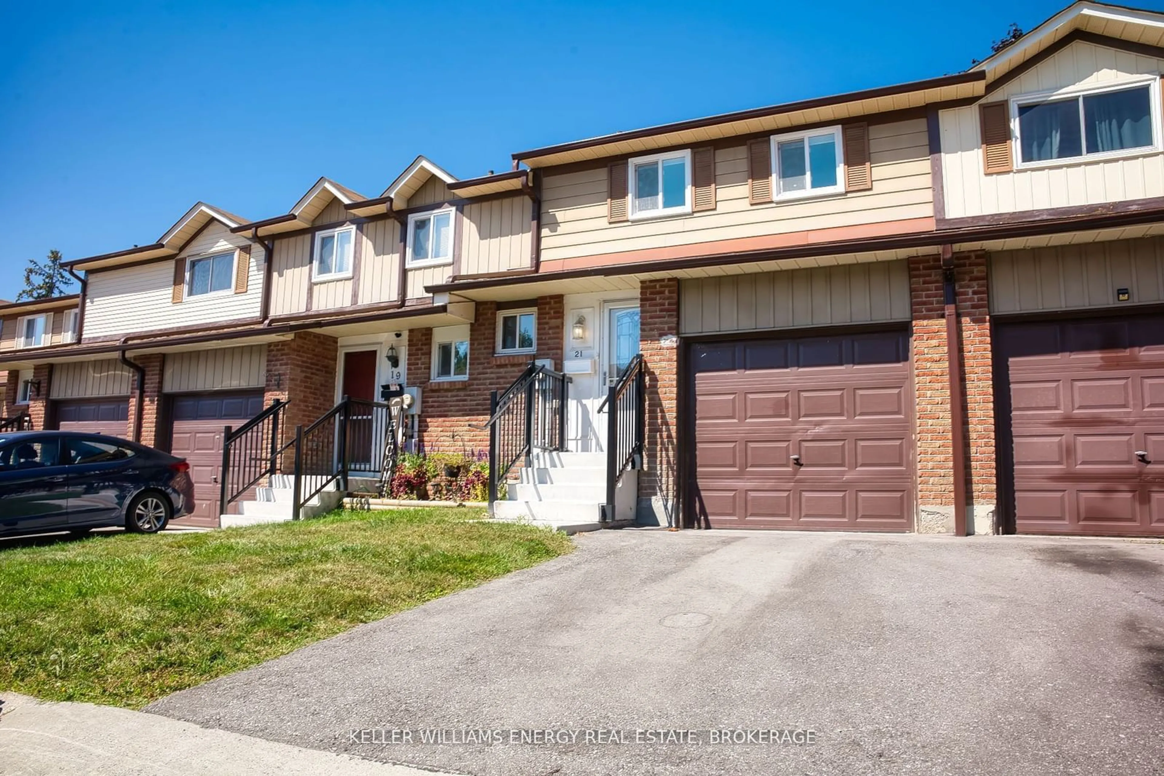 Frontside or backside of a home, the street view for 21 Parker Cres, Ajax Ontario L1S 3R4