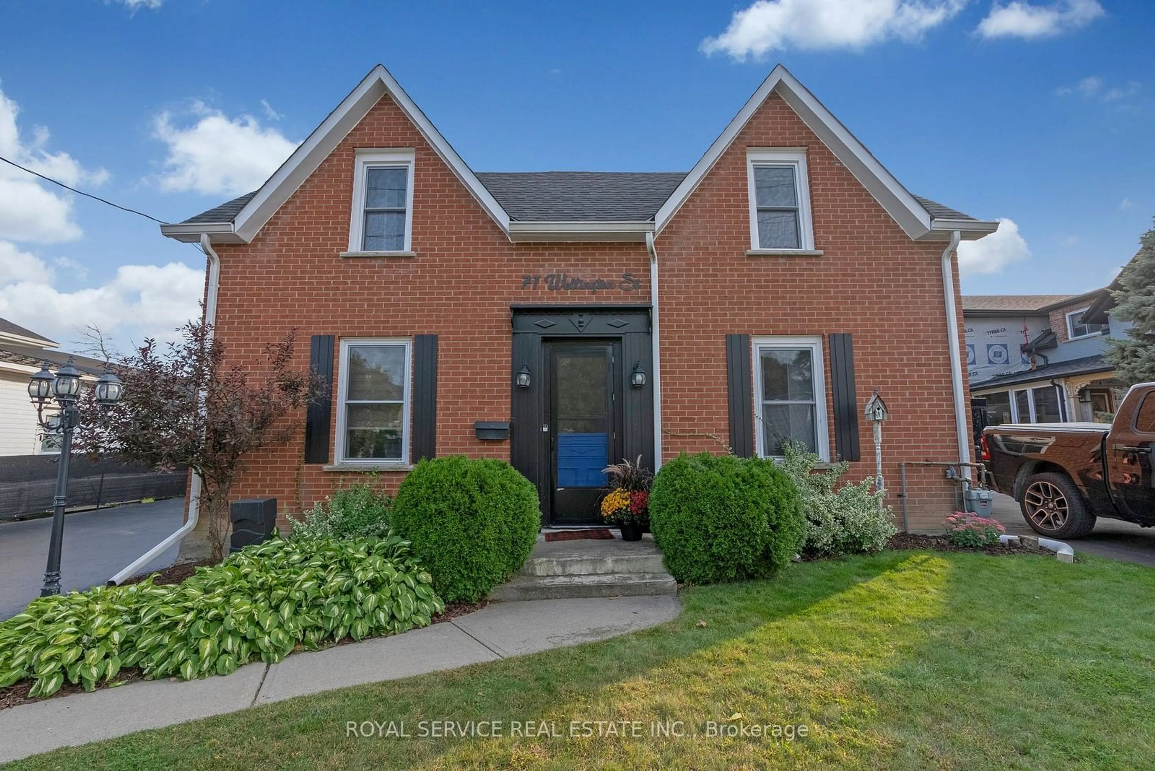 Home with brick exterior material for 71 Wellington St, Clarington Ontario L1C 1V6