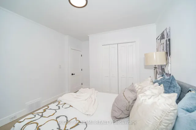 Additional image 19 of 1360 Woodbine Ave