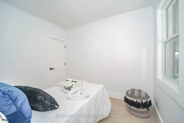 Additional image 17 of 1360 Woodbine Ave