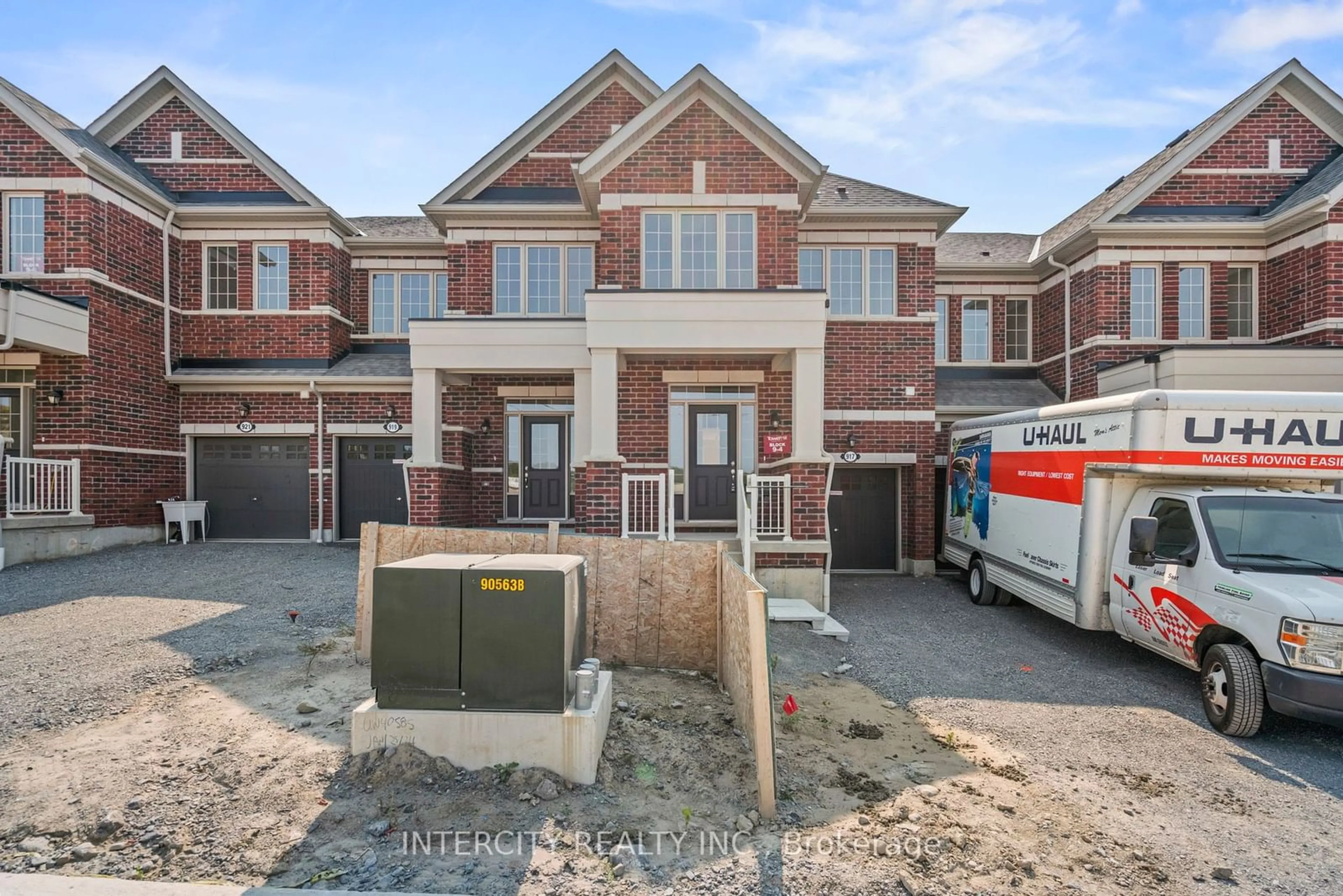 Home with brick exterior material for 917 Elizabeth Mackenzie Dr, Pickering Ontario L1X 0P5