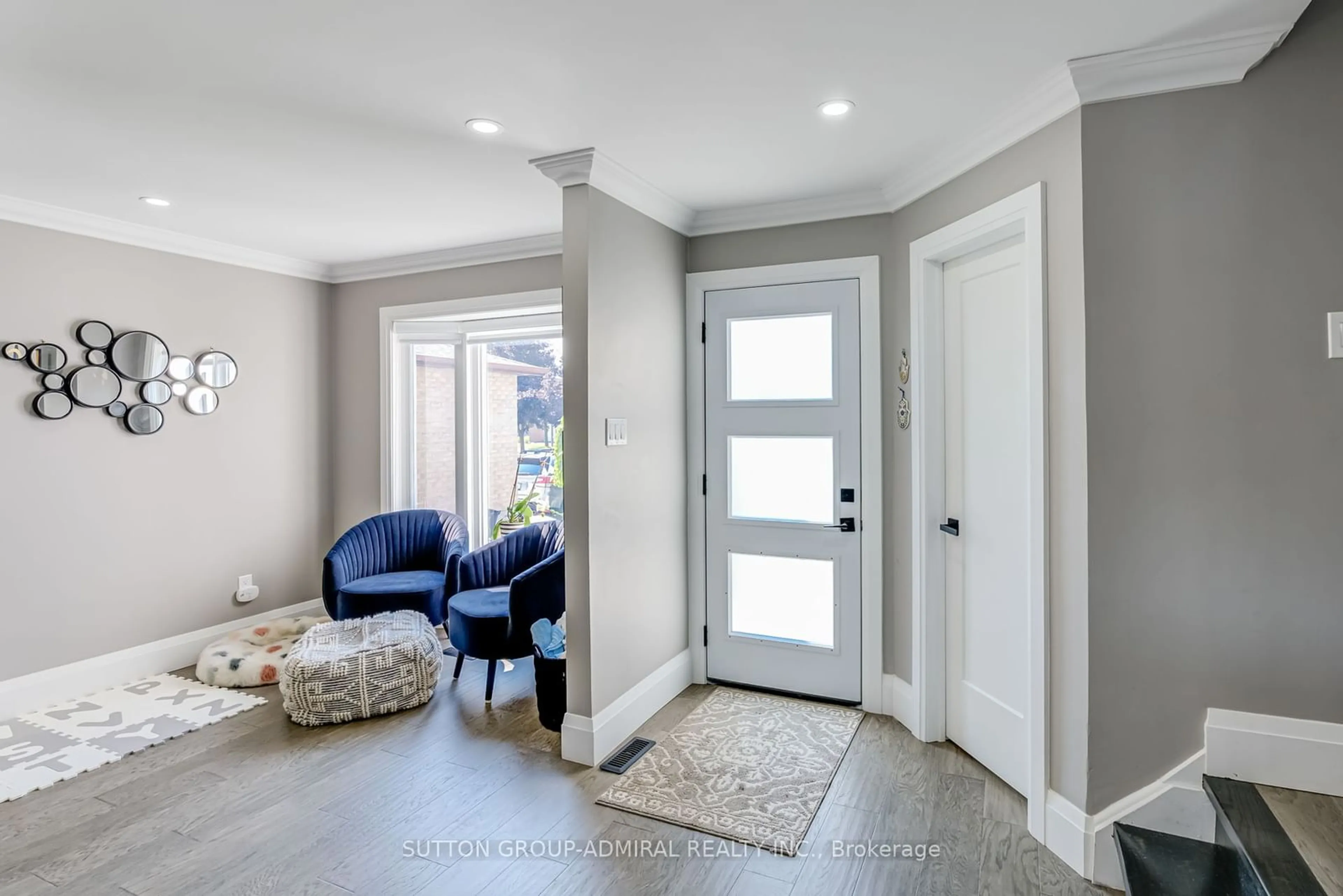 Indoor entryway for 37 Charlton Cres, Ajax Ontario L1S 4B7