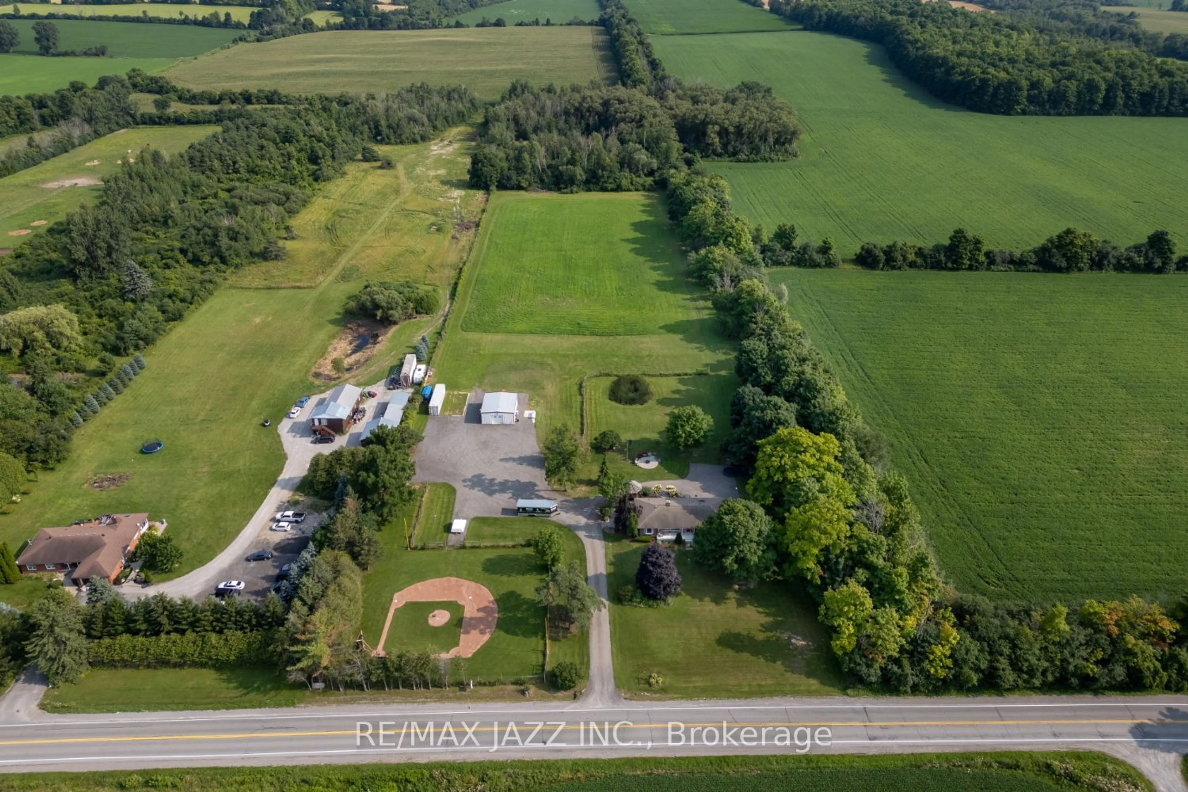 Media room for 1857 Regional Road 3, Clarington Ontario L0B 1J0