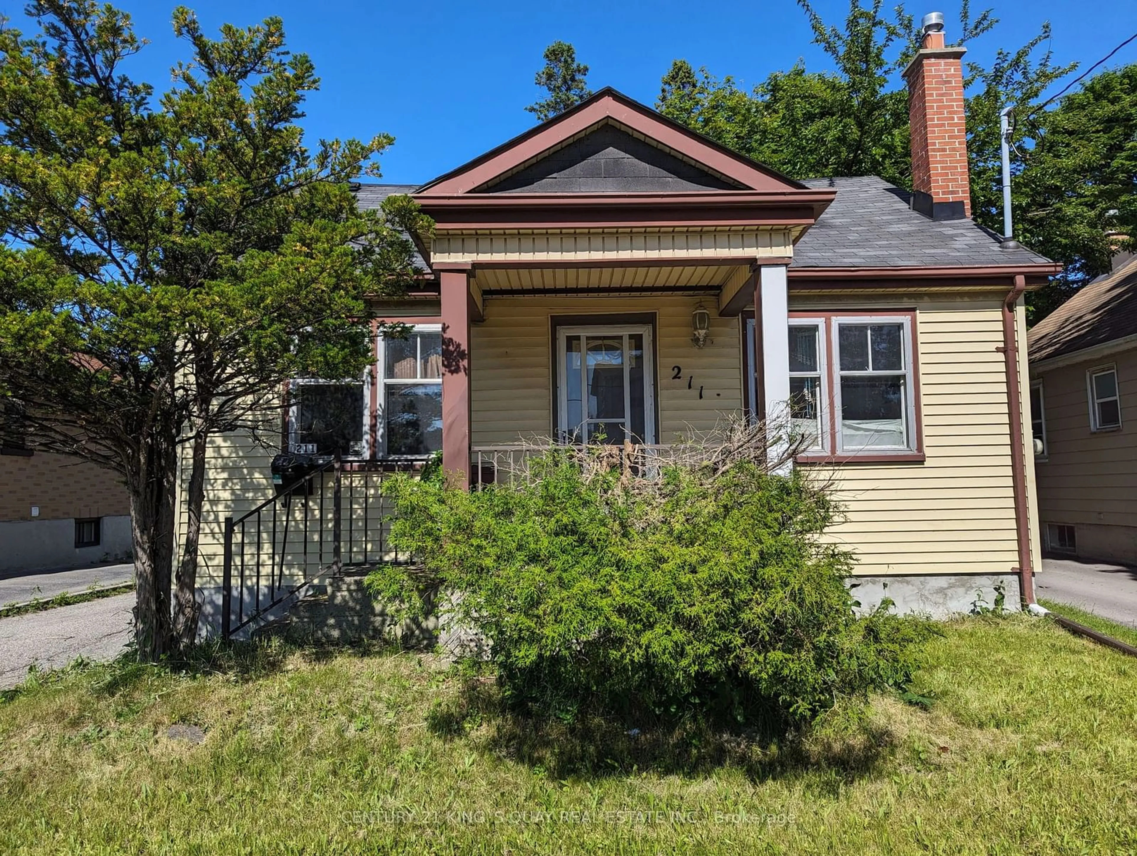 Frontside or backside of a home, cottage for 211 Park Rd, Oshawa Ontario L1J 4H1