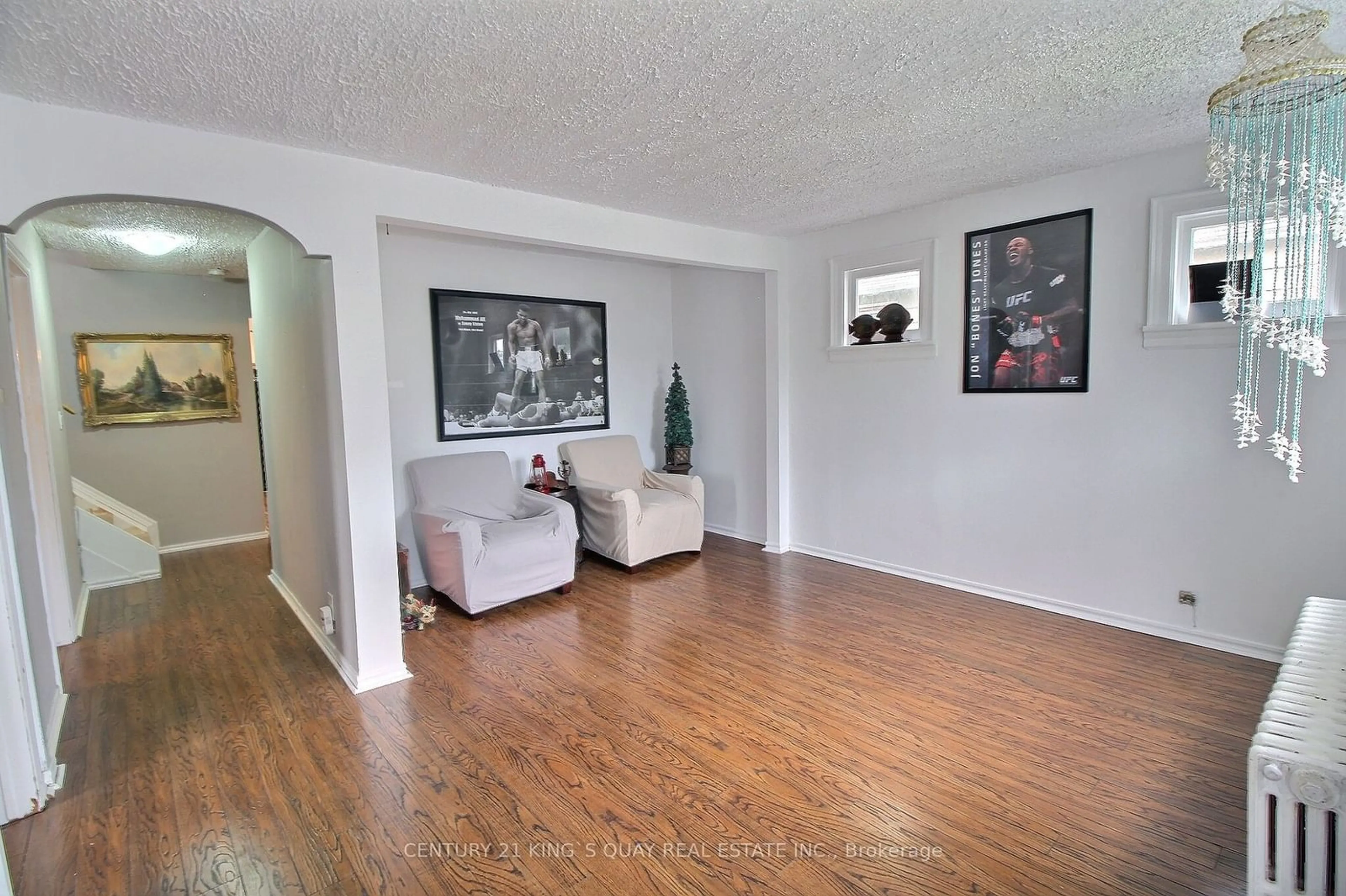 A pic of a room, wood floors for 211 Park Rd, Oshawa Ontario L1J 4H1