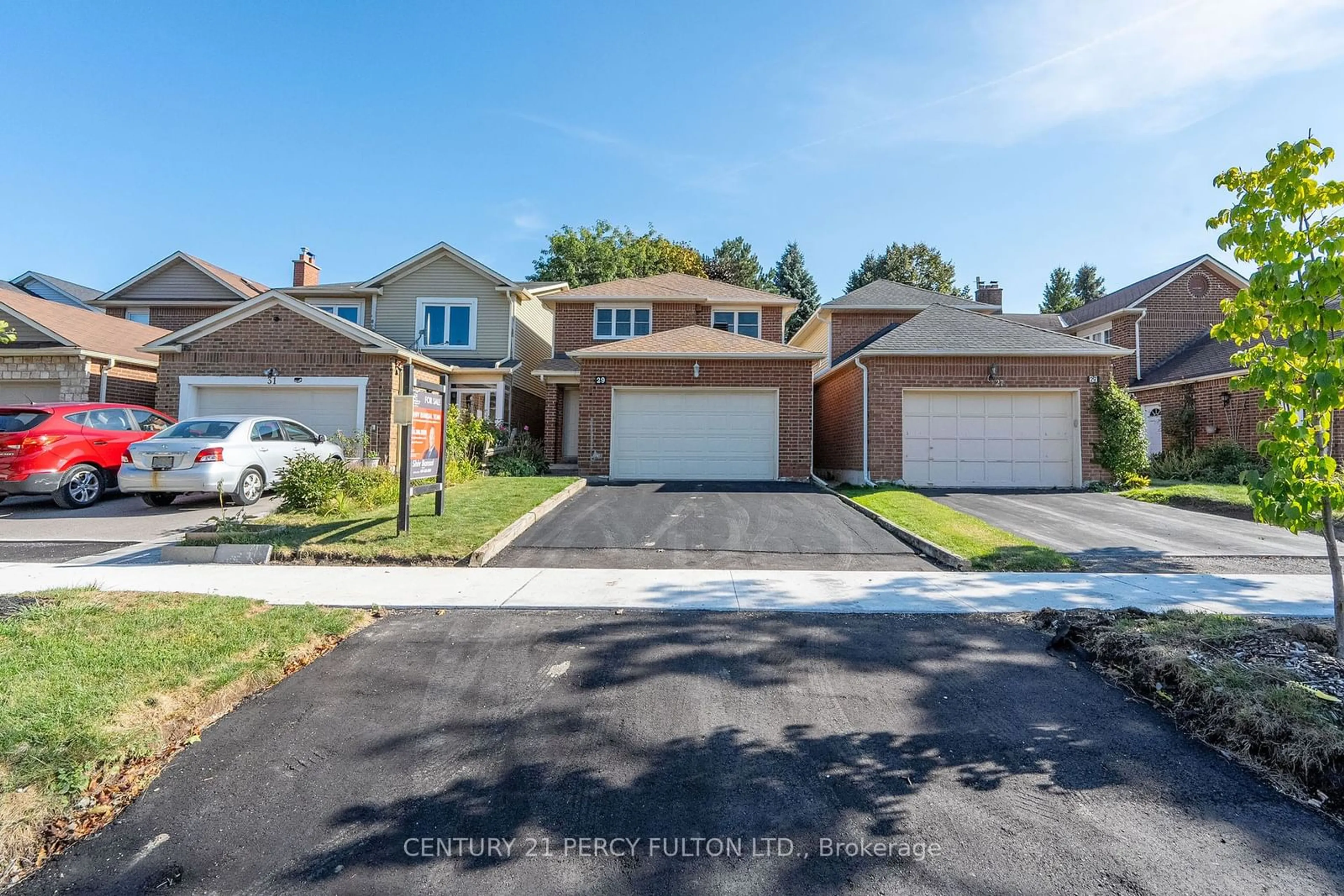 Frontside or backside of a home for 29 Maberley Cres, Toronto Ontario M1C 3K7