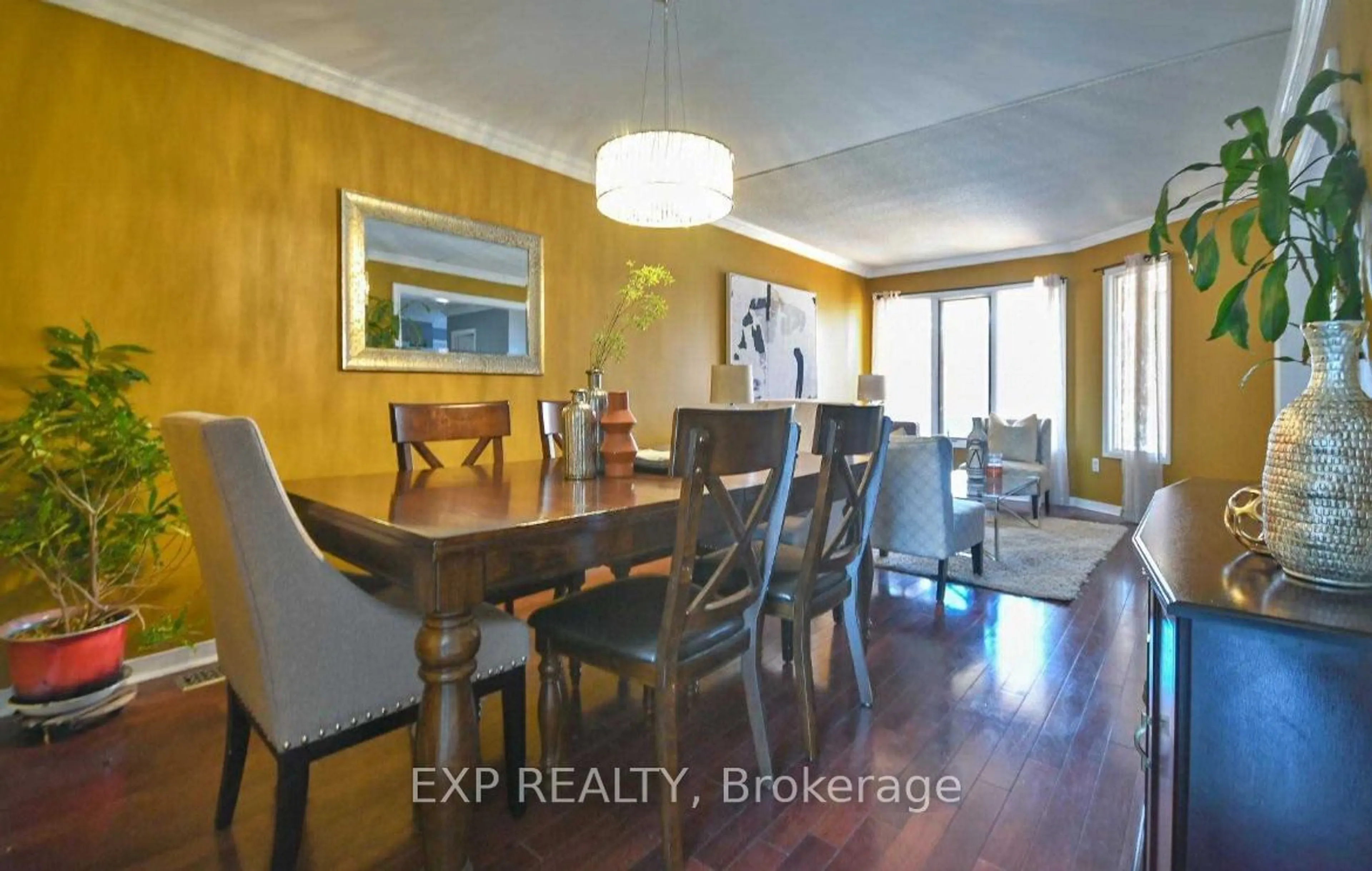 Dining room for 1648 Pepperwood Gate, Pickering Ontario L1X 2K3