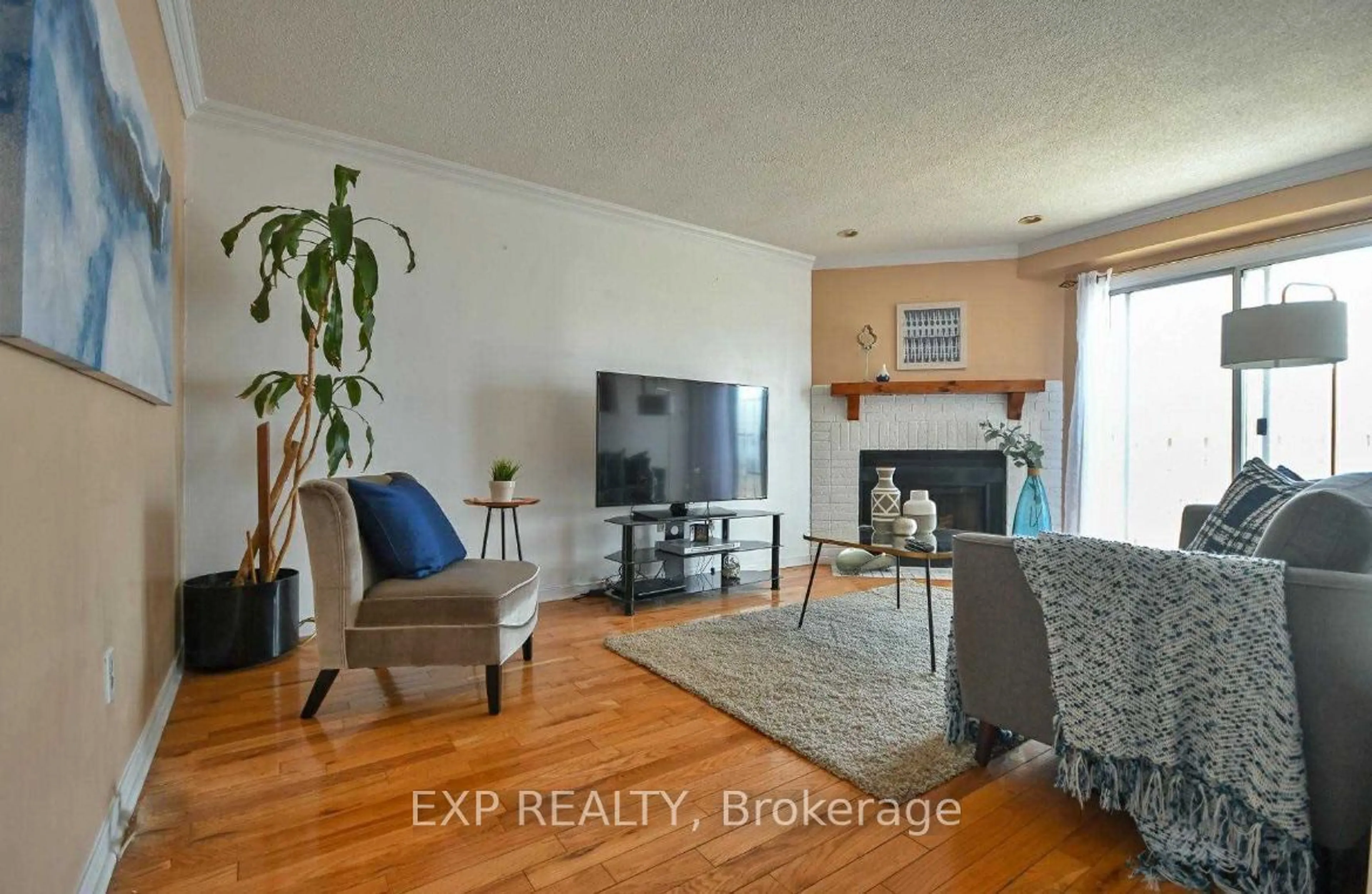 Living room, wood floors for 1648 Pepperwood Gate, Pickering Ontario L1X 2K3