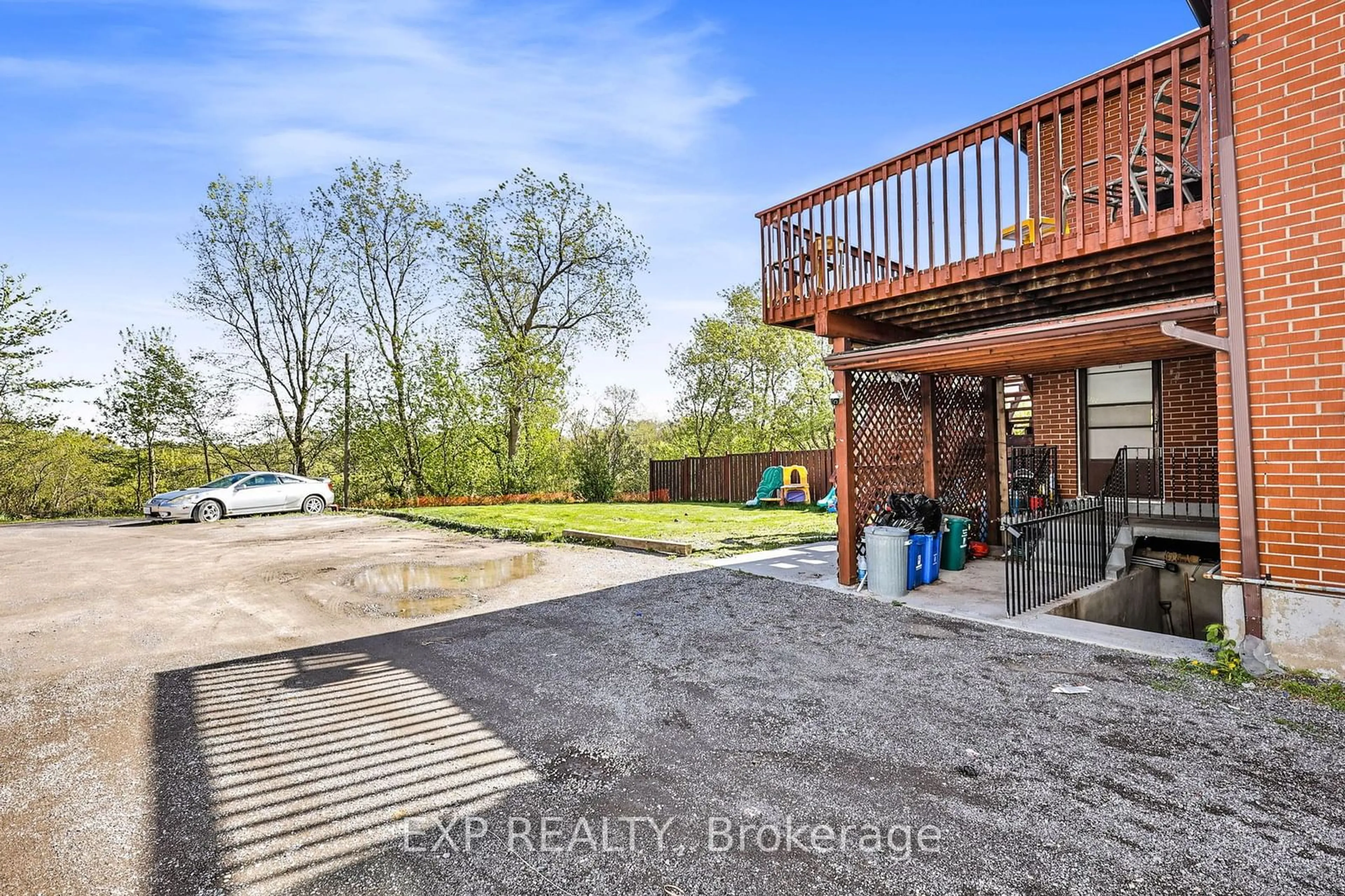 A pic from outside/outdoor area/front of a property/back of a property/a pic from drone, water/lake/river/ocean view for 23 Erie St, Oshawa Ontario L1H 3R1