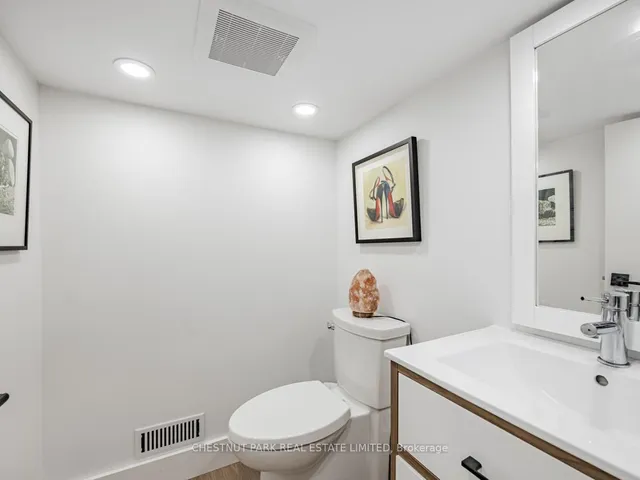 Additional property image - 237 Lumsden Ave