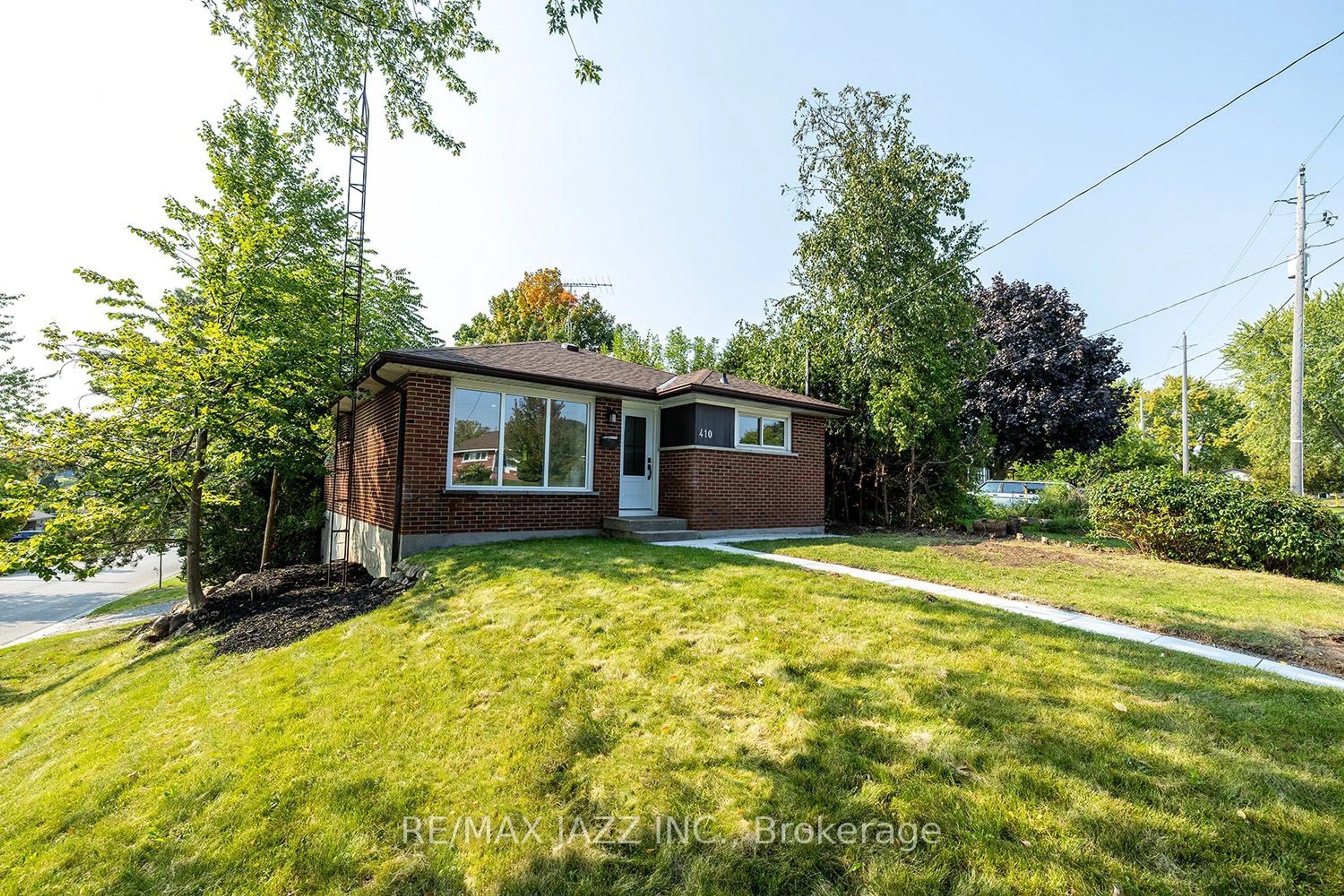 Frontside or backside of a home for 410 Elizabeth St, Oshawa Ontario L1J 5T1