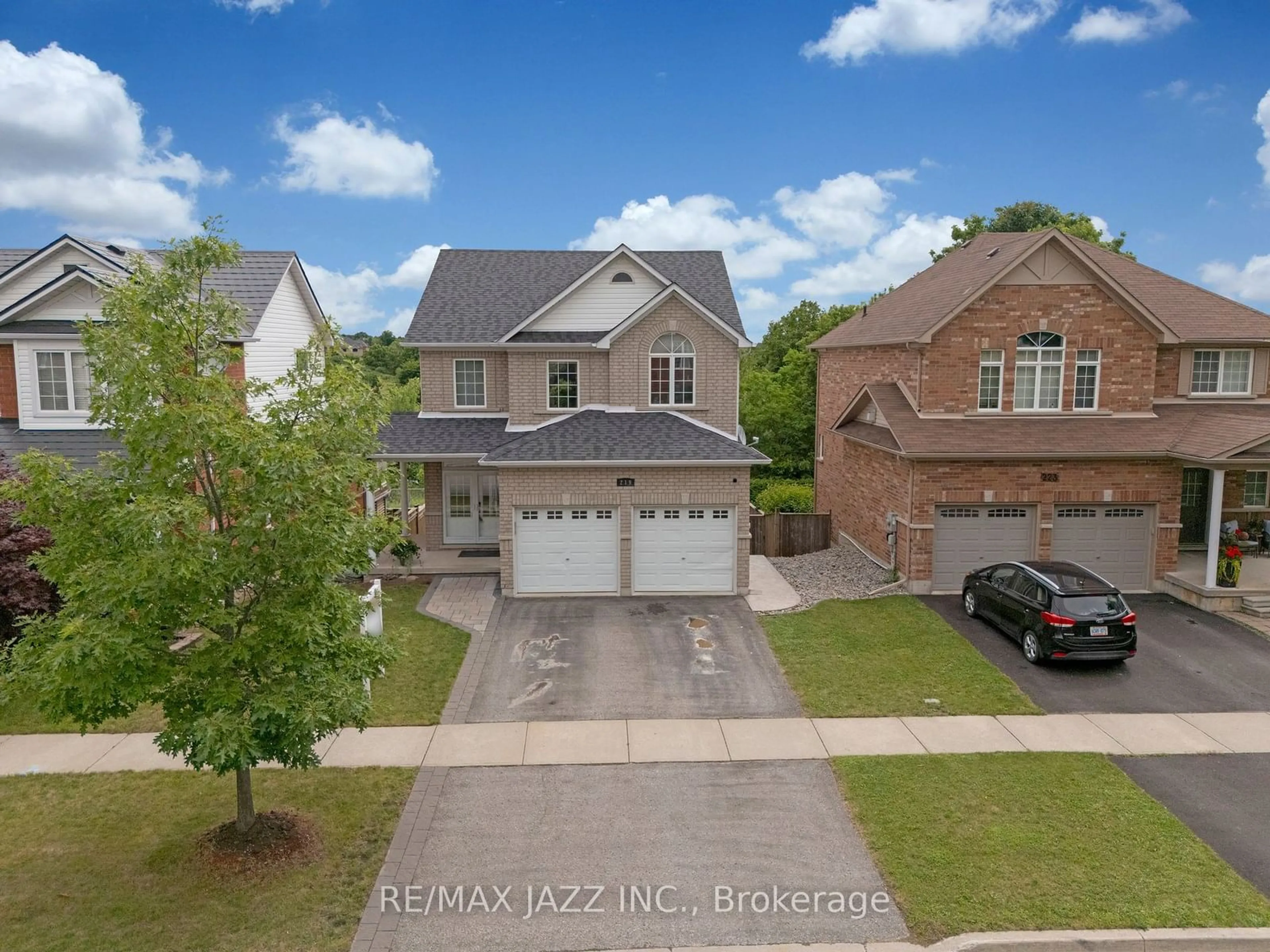 Frontside or backside of a home, the street view for 219 Fenning Dr, Clarington Ontario L1E 3K4