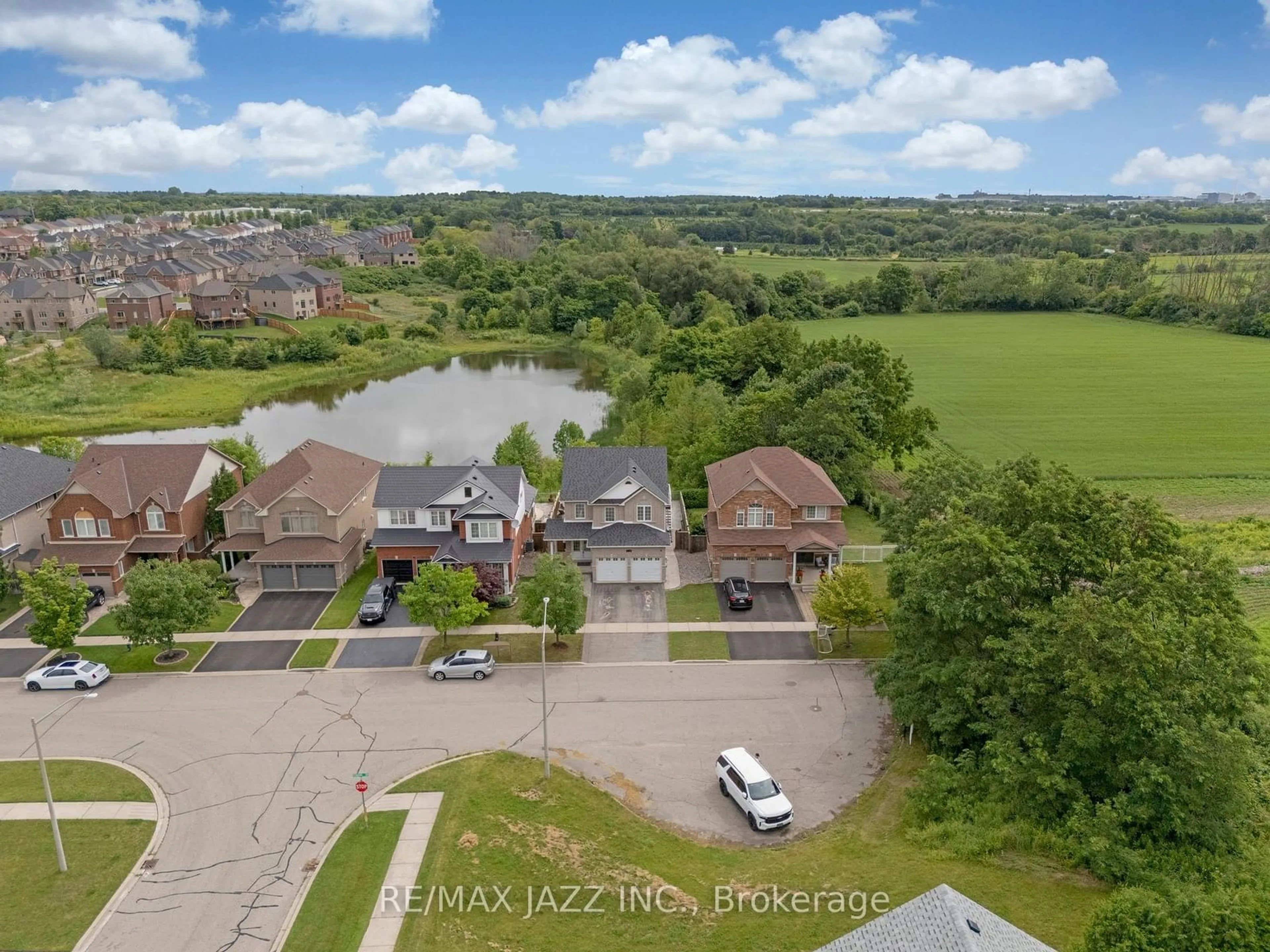 A pic from exterior of the house or condo, the street view for 219 Fenning Dr, Clarington Ontario L1E 3K4