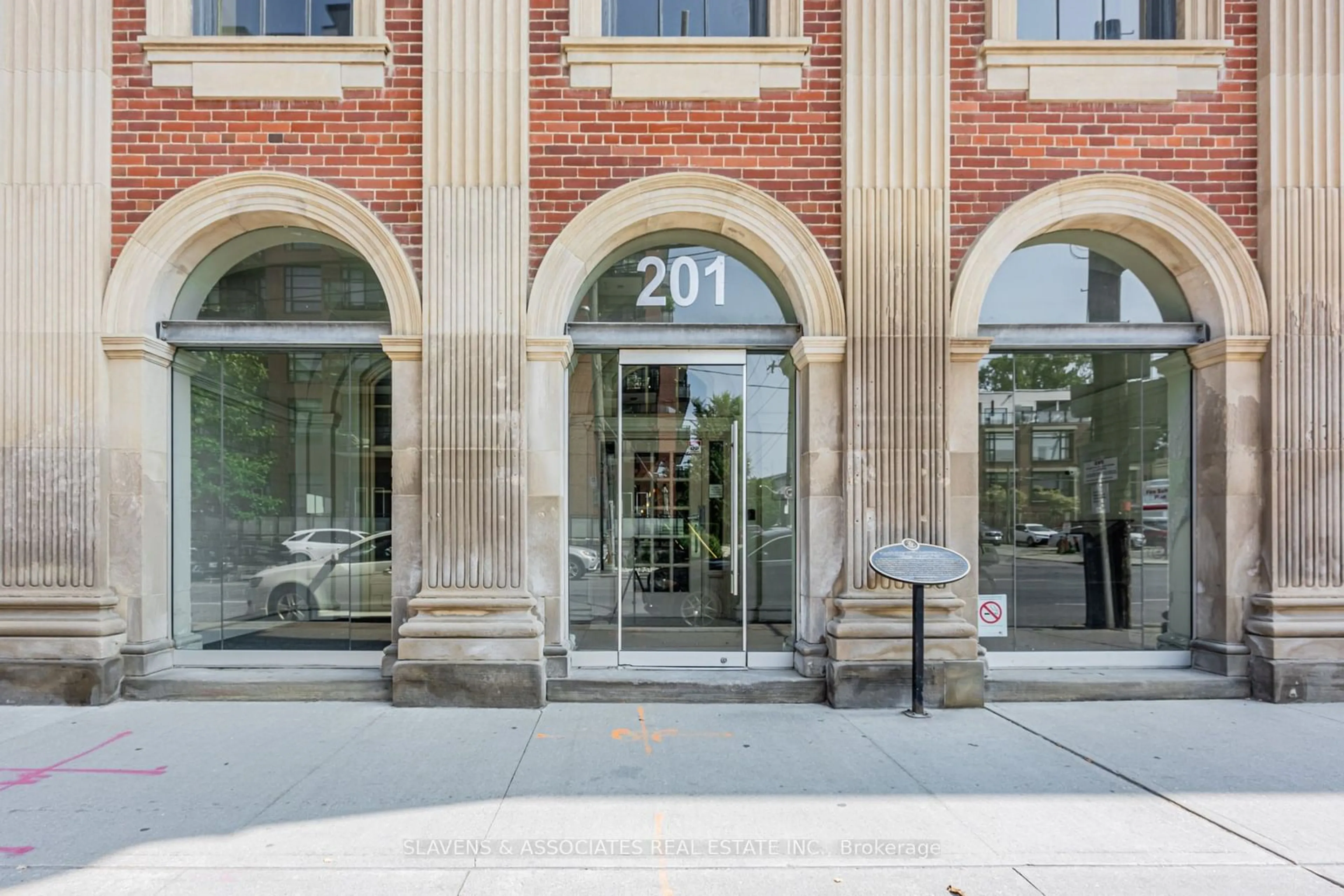 Indoor foyer for 201 Carlaw Ave #708, Toronto Ontario M4M 2S3