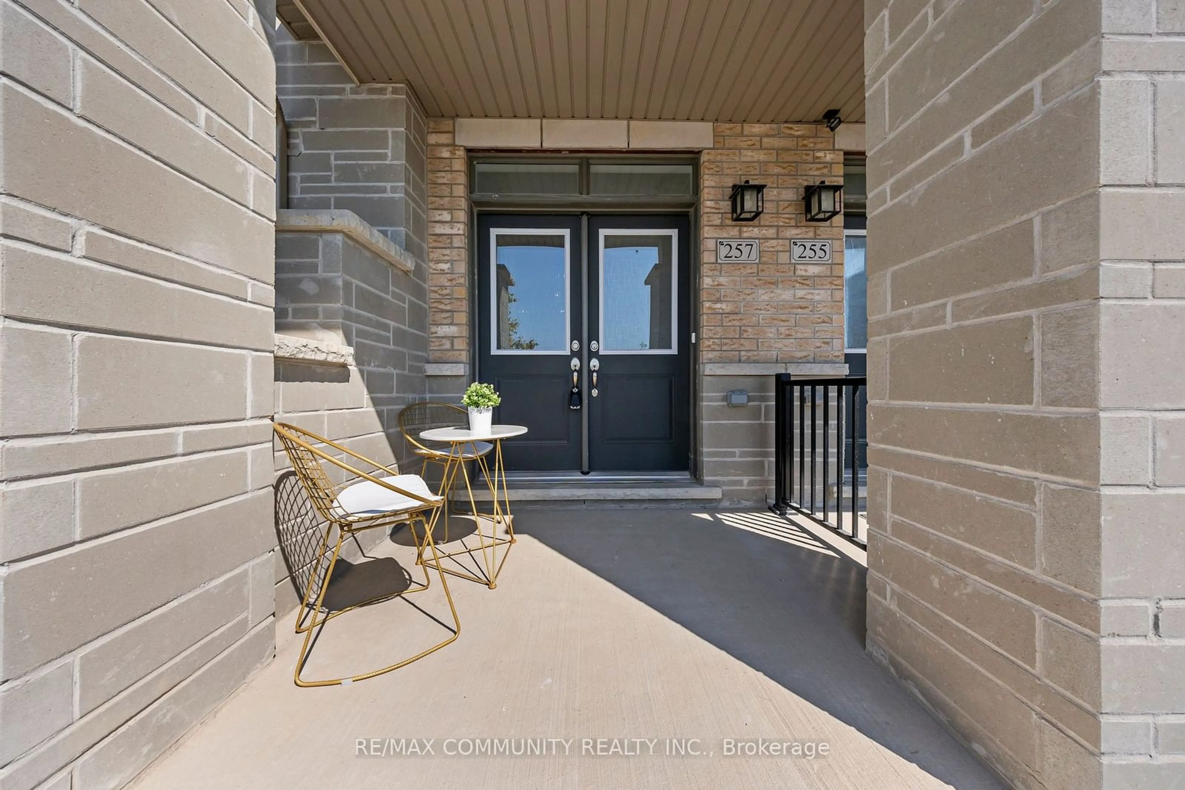 Patio, cottage for 257 Coronation Rd, Whitby Ontario L1P 0H8