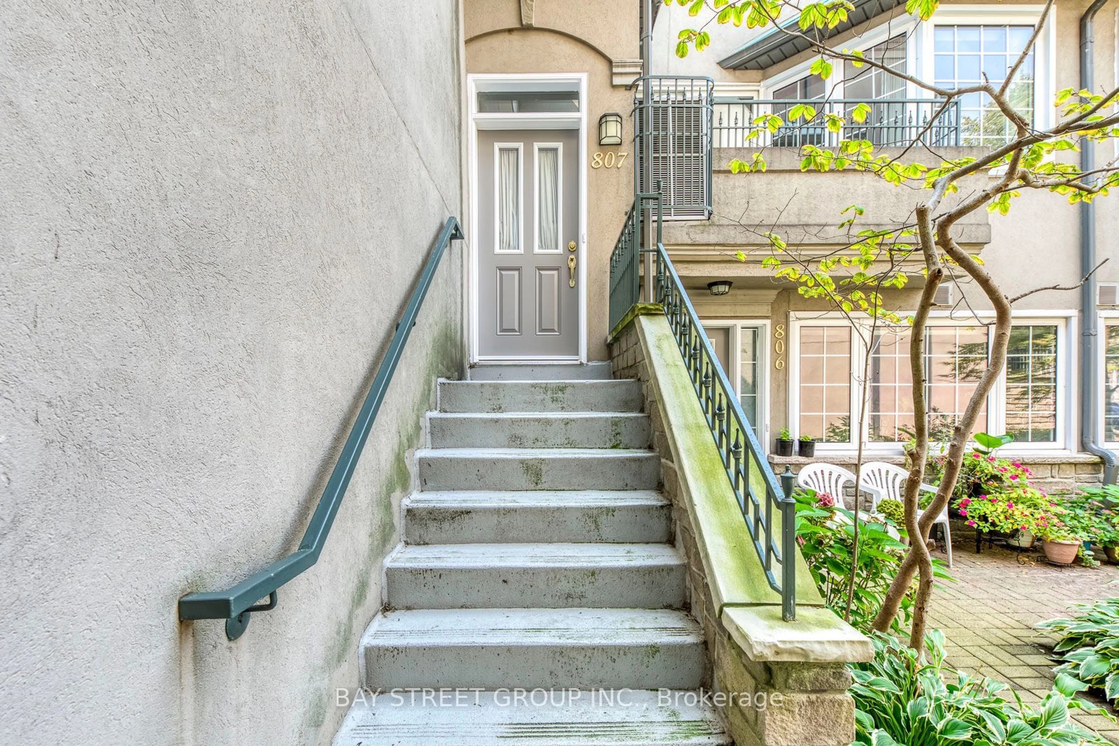 Stairs for 188 Bonis Ave #807, Toronto Ontario M1T 3W2