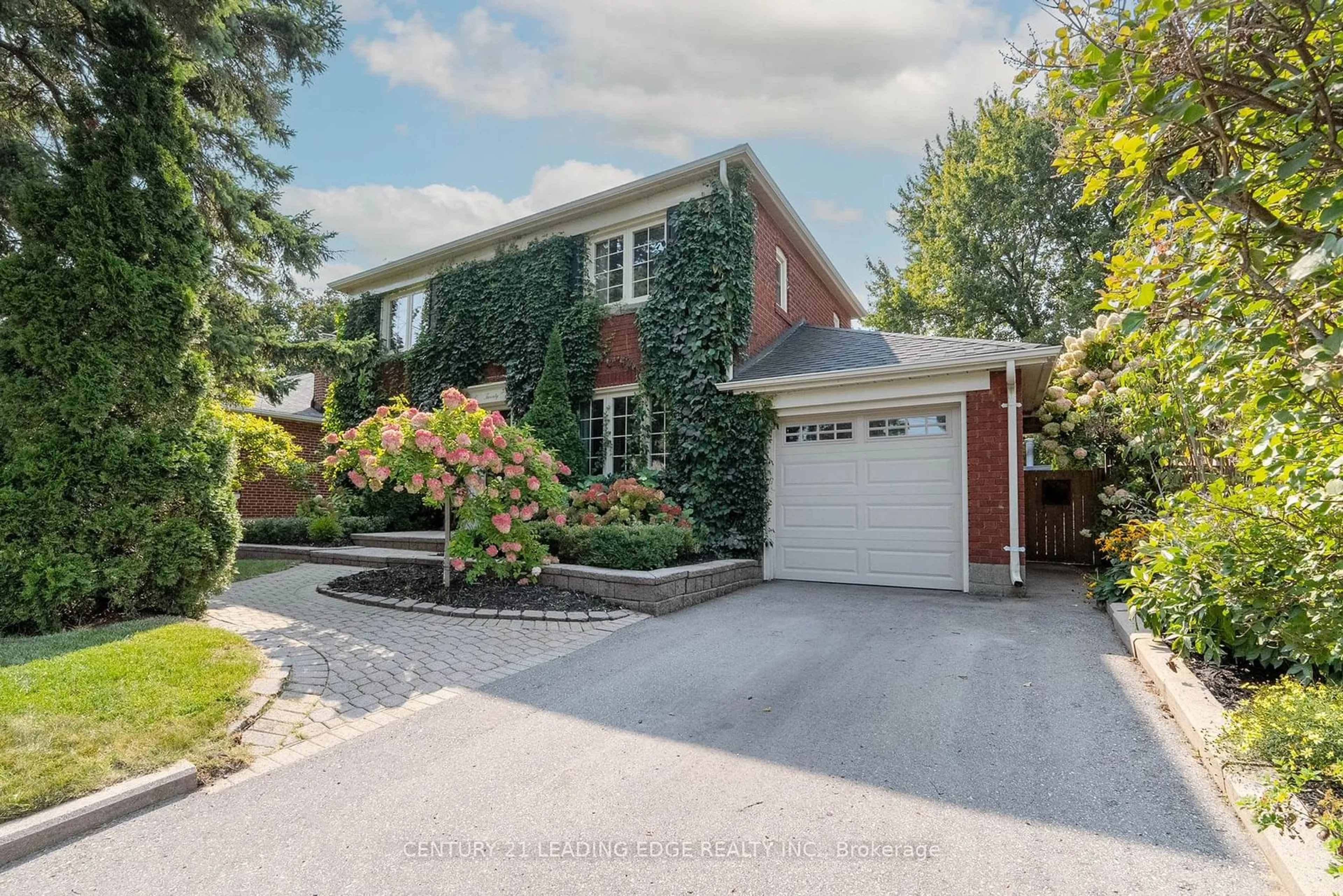 Frontside or backside of a home for 20 Scarborough Heights Blvd, Toronto Ontario M1M 2V4