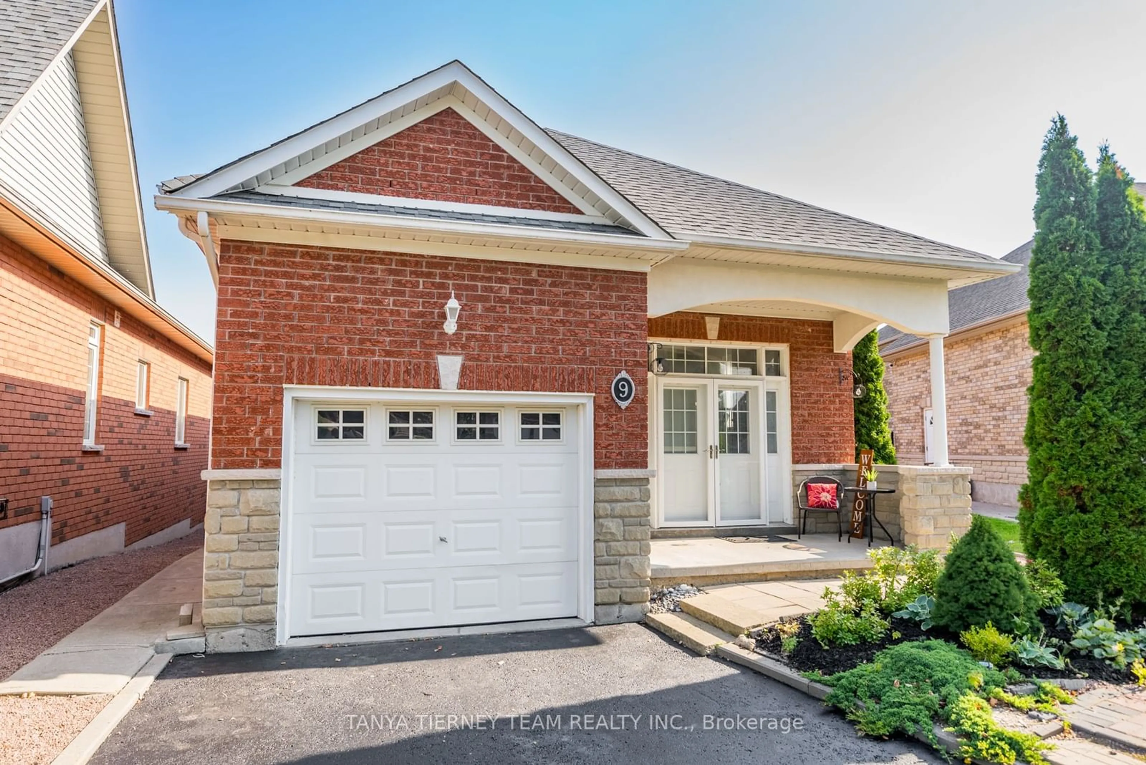 Home with brick exterior material for 9 Burgundy Crt, Whitby Ontario L1R 3H7