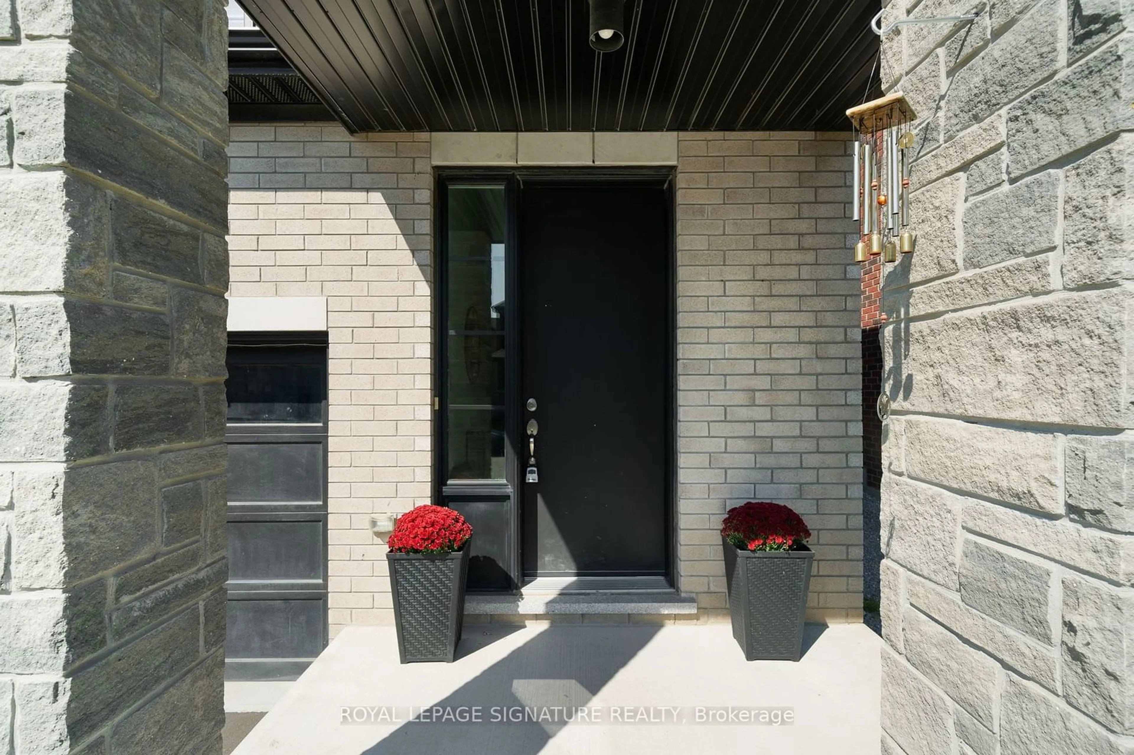 Indoor entryway for 16 Closson Dr, Whitby Ontario L1P 0N1