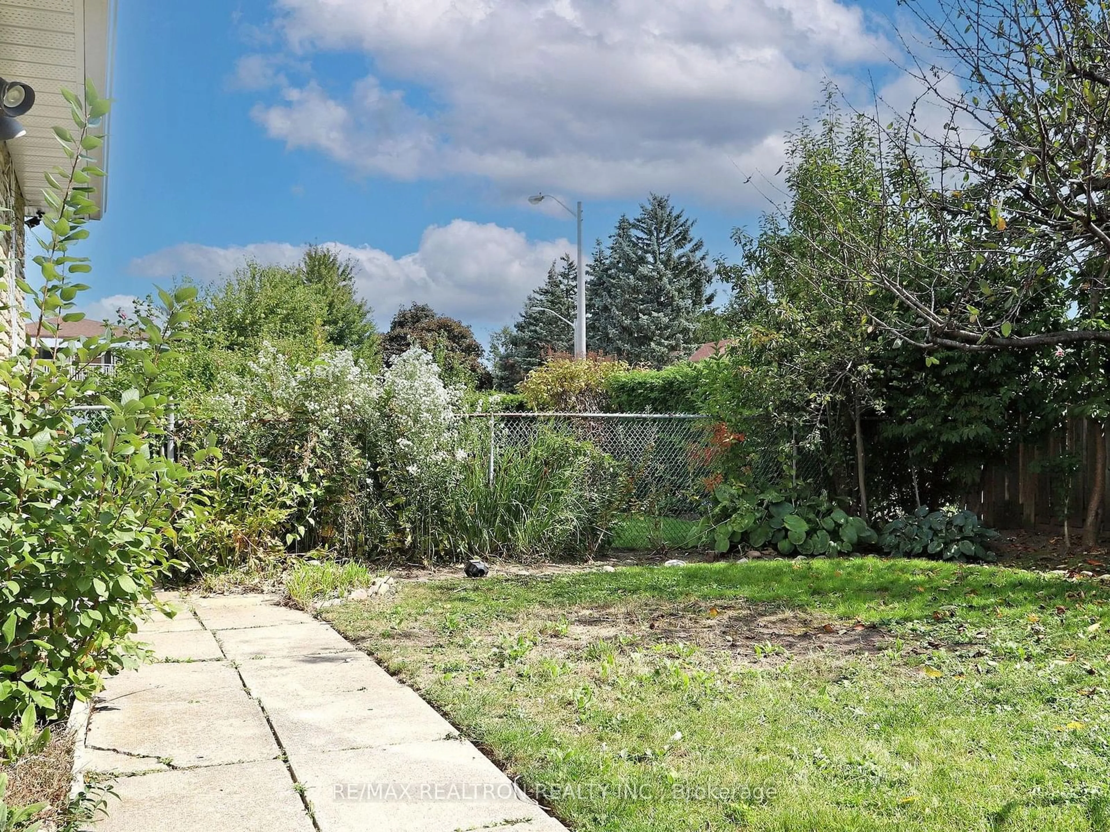 Fenced yard for 66 La Peer Blvd, Toronto Ontario M1W 2G5