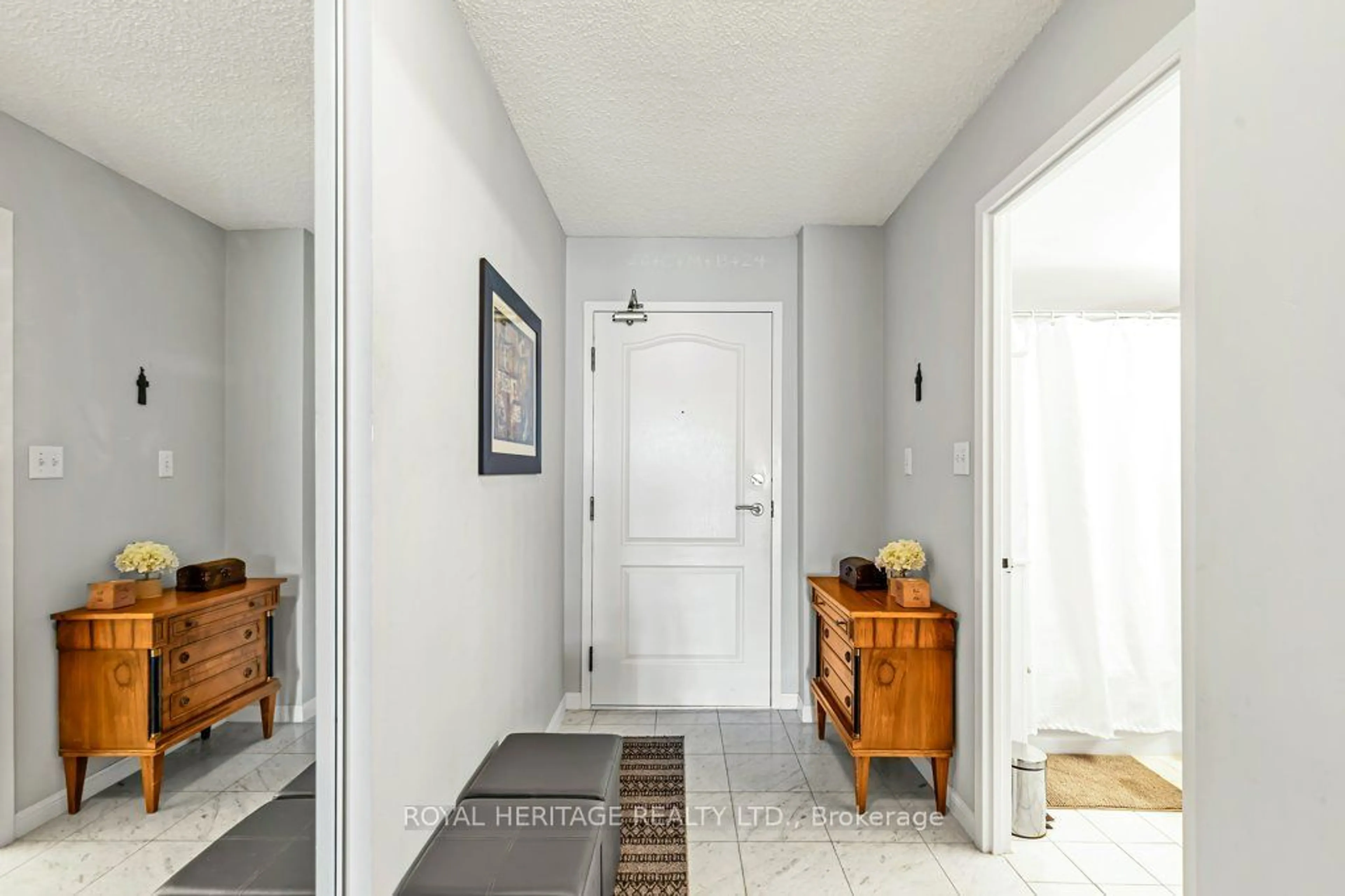 Indoor entryway, not visible floor for 712 Rossland Rd #607, Whitby Ontario L1N 9E8