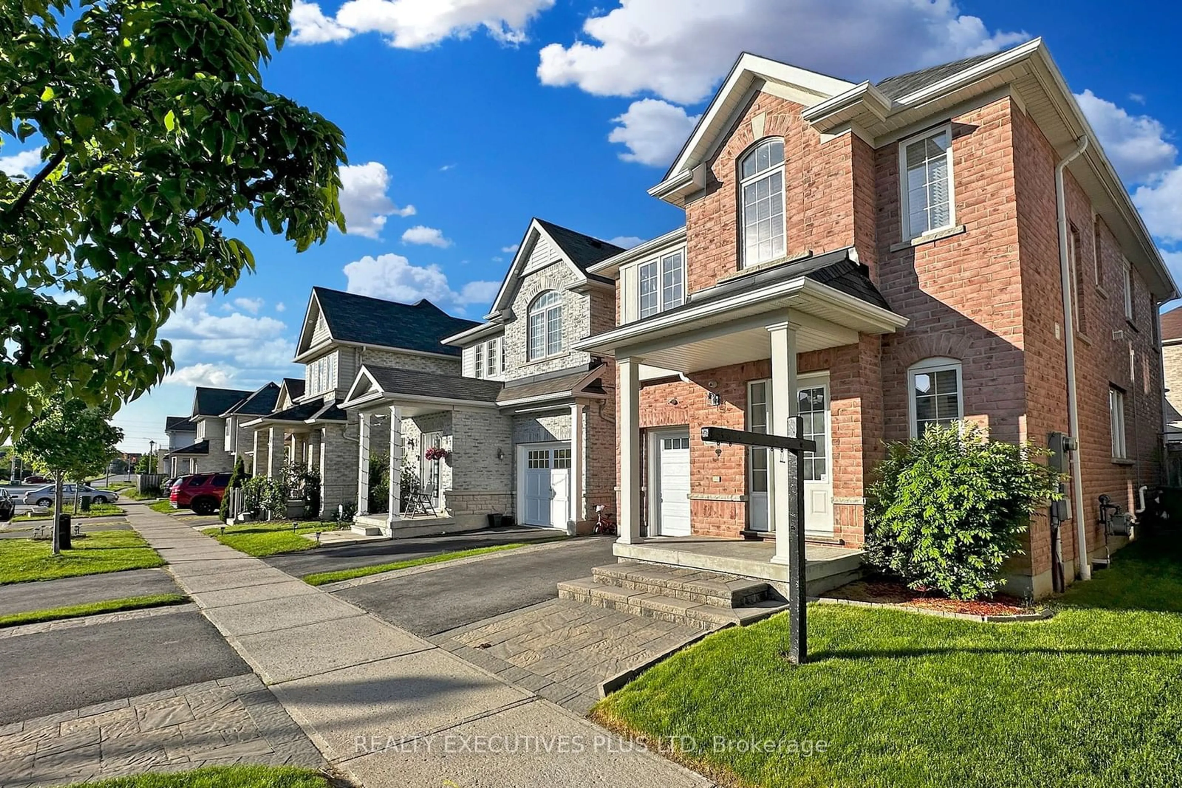 A pic from exterior of the house or condo, the street view for 35 Lloydminster Ave, Ajax Ontario L1Z 0N8