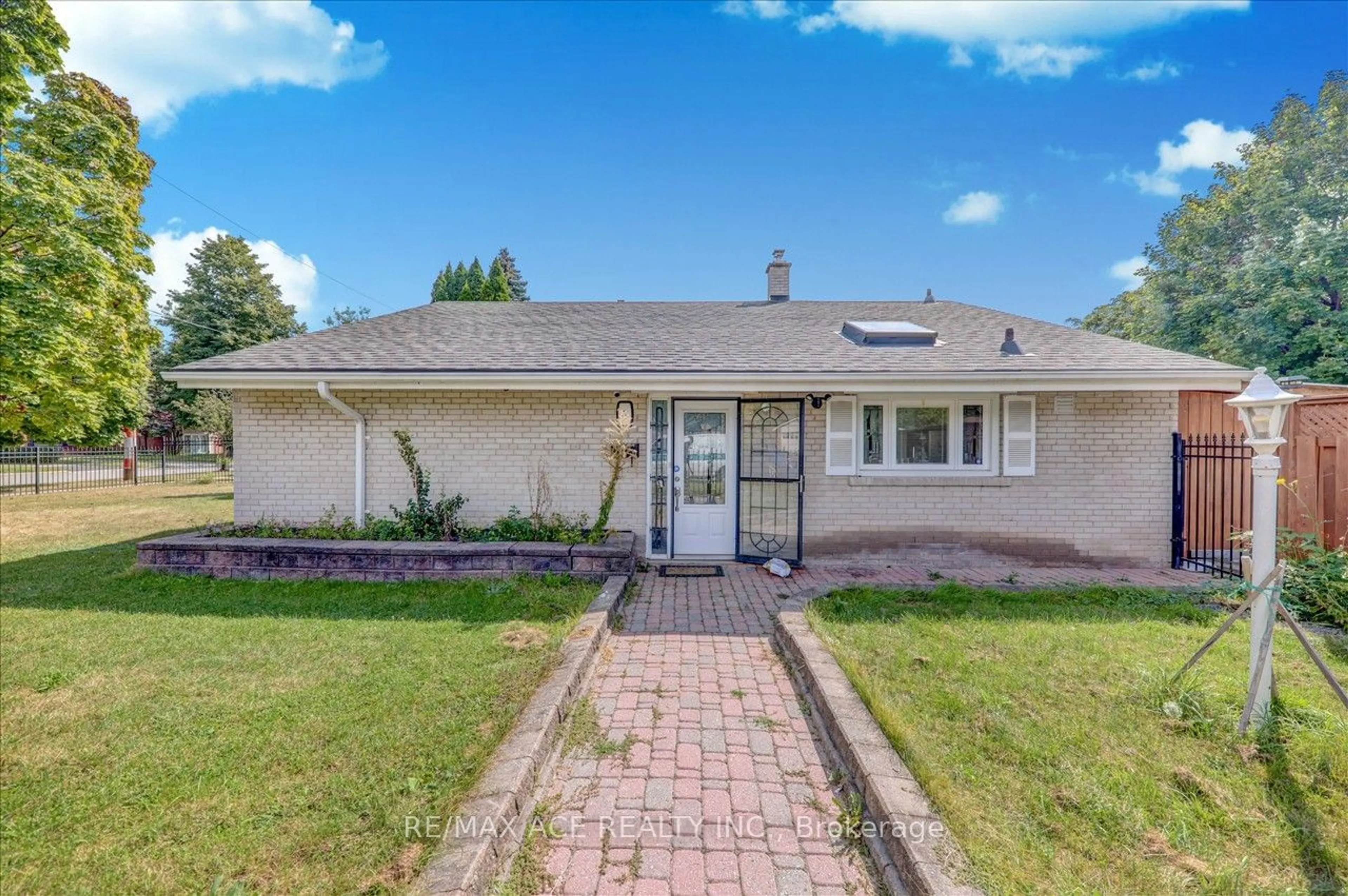 Frontside or backside of a home, cottage for 3 Copping Rd, Toronto Ontario M1G 3J7