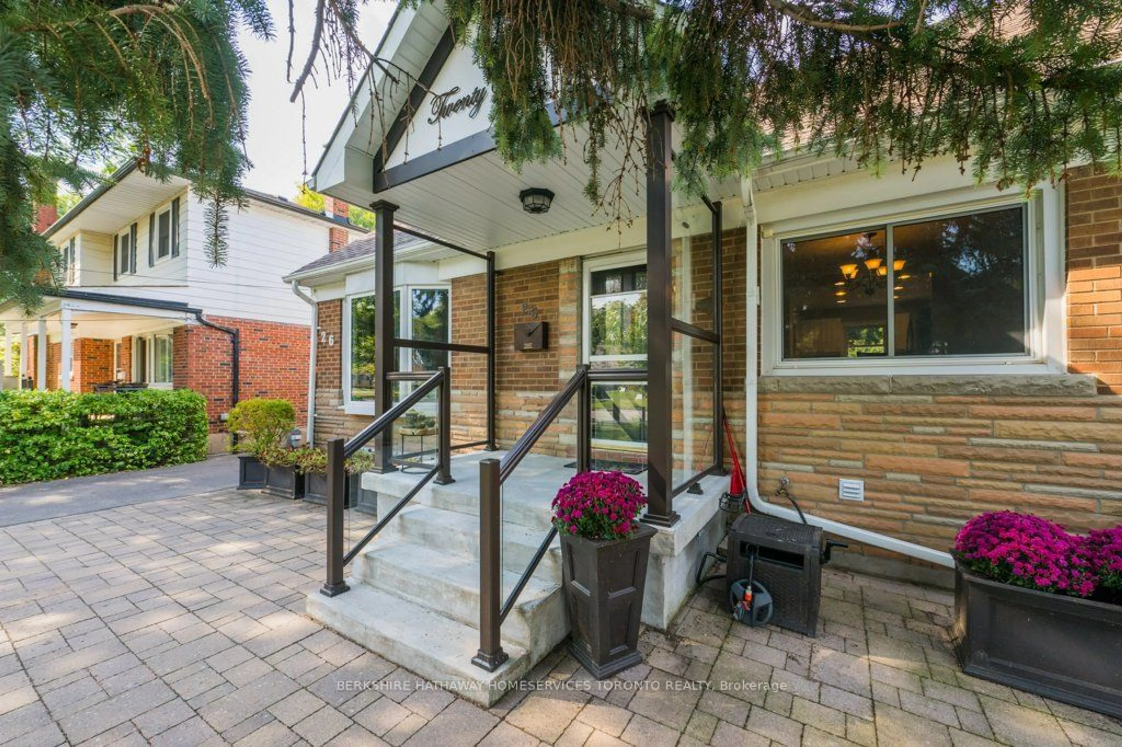 Patio, cottage for 26 Hopecrest Cres, Toronto Ontario M1K 2K4