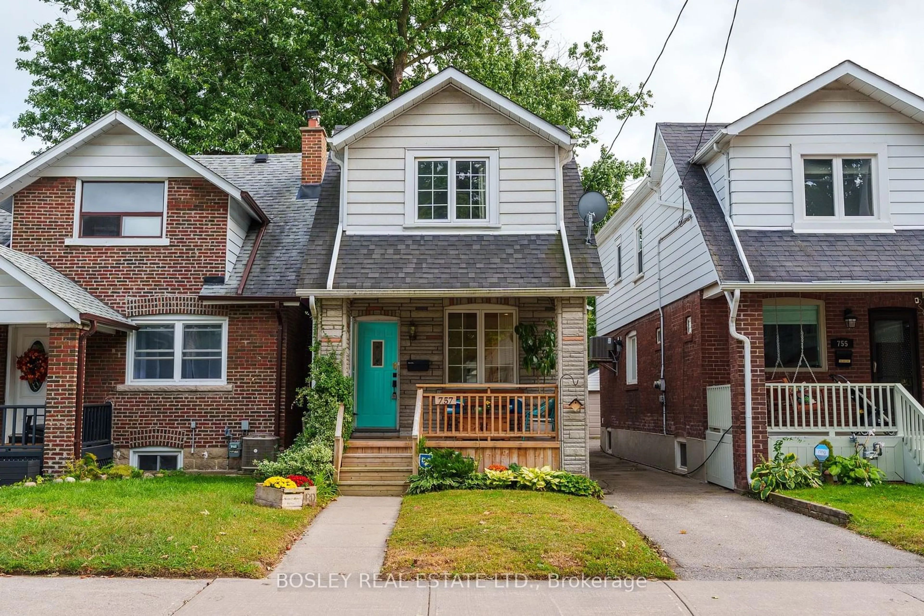 Home with brick exterior material for 757 Sammon Ave, Toronto Ontario M4C 2E6