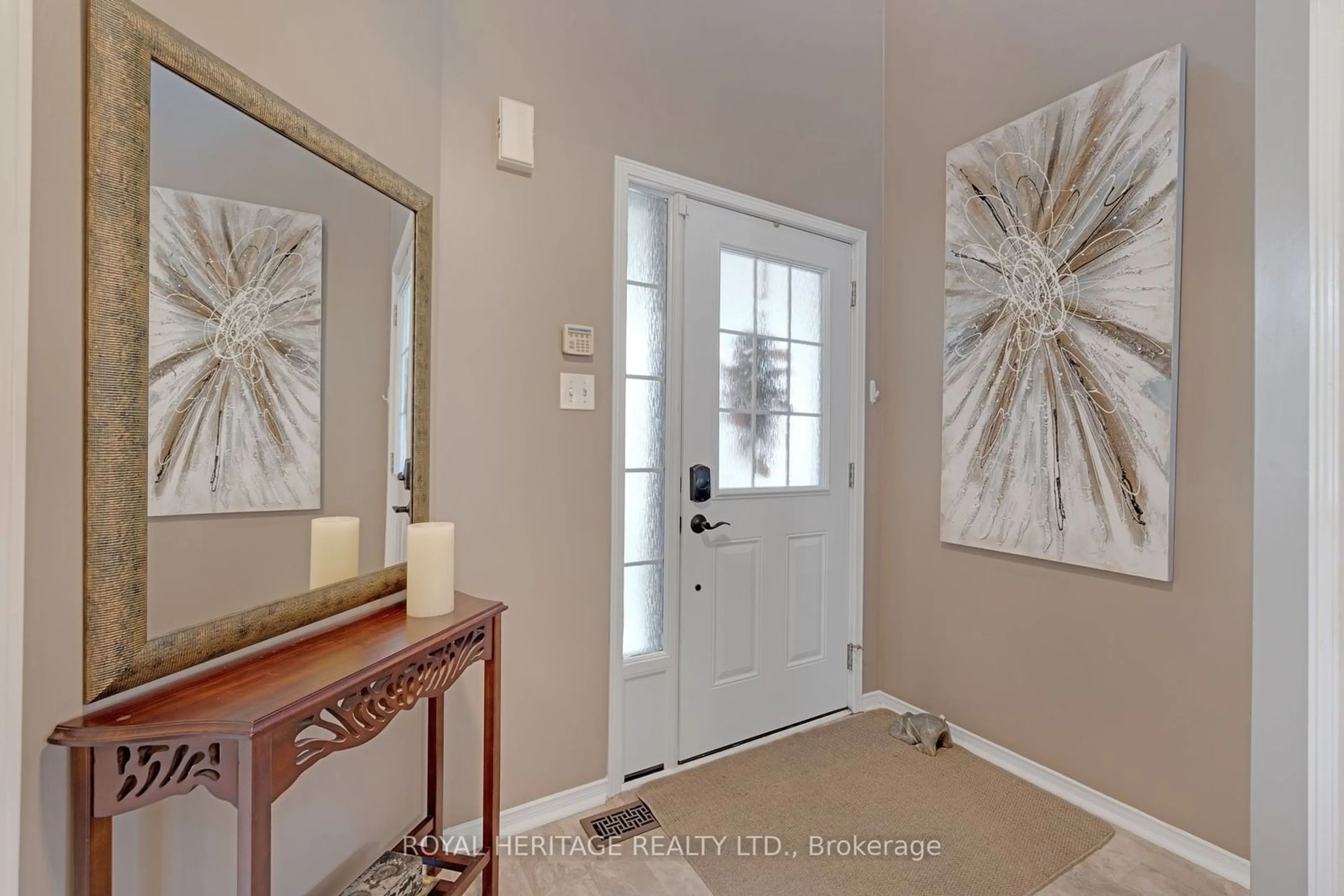 Indoor entryway for 165 Brookhouse Dr, Clarington Ontario L1B 1N9