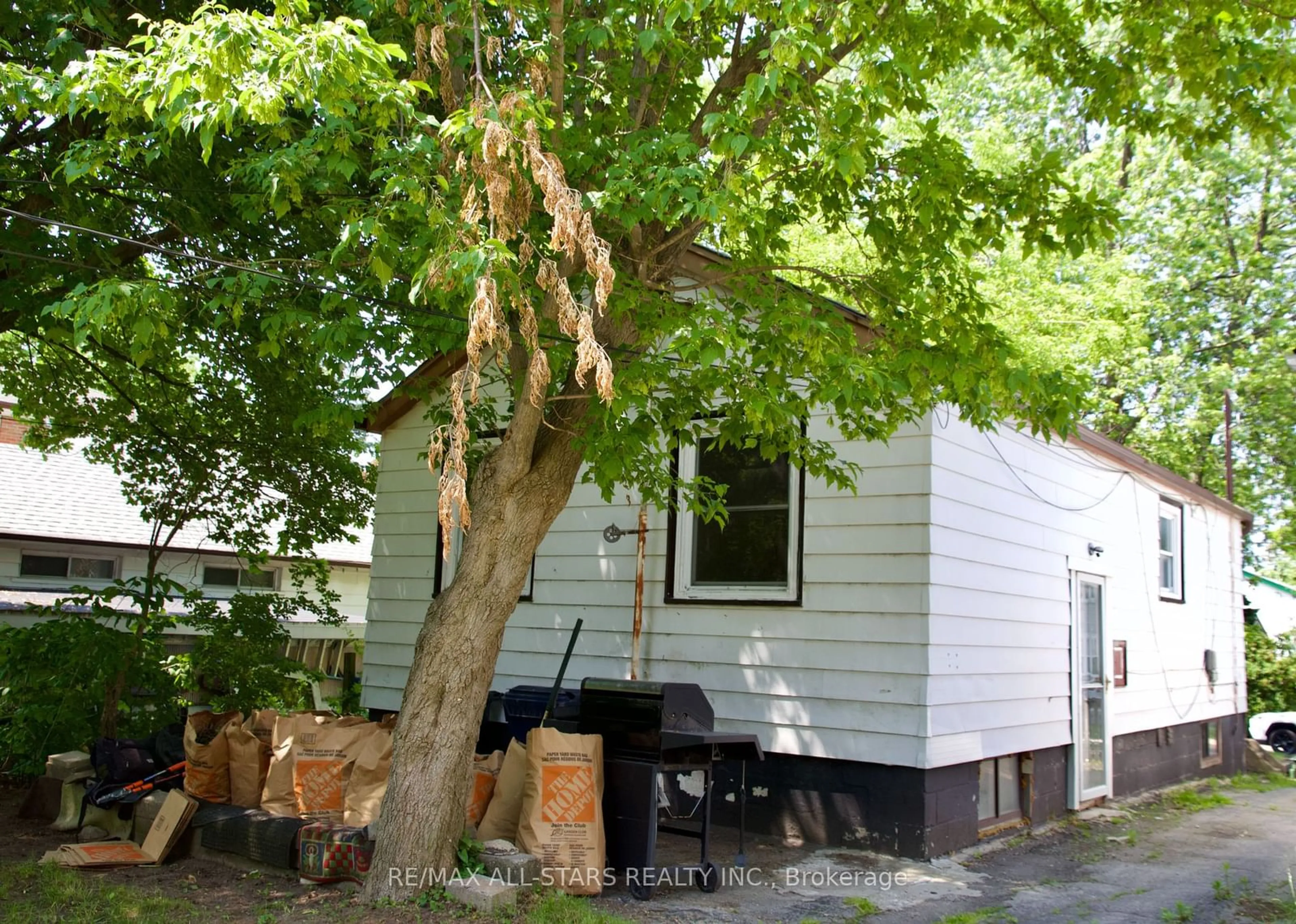 Frontside or backside of a home, the street view for 29 North Woodrow Blvd, Toronto Ontario M1K 1W2