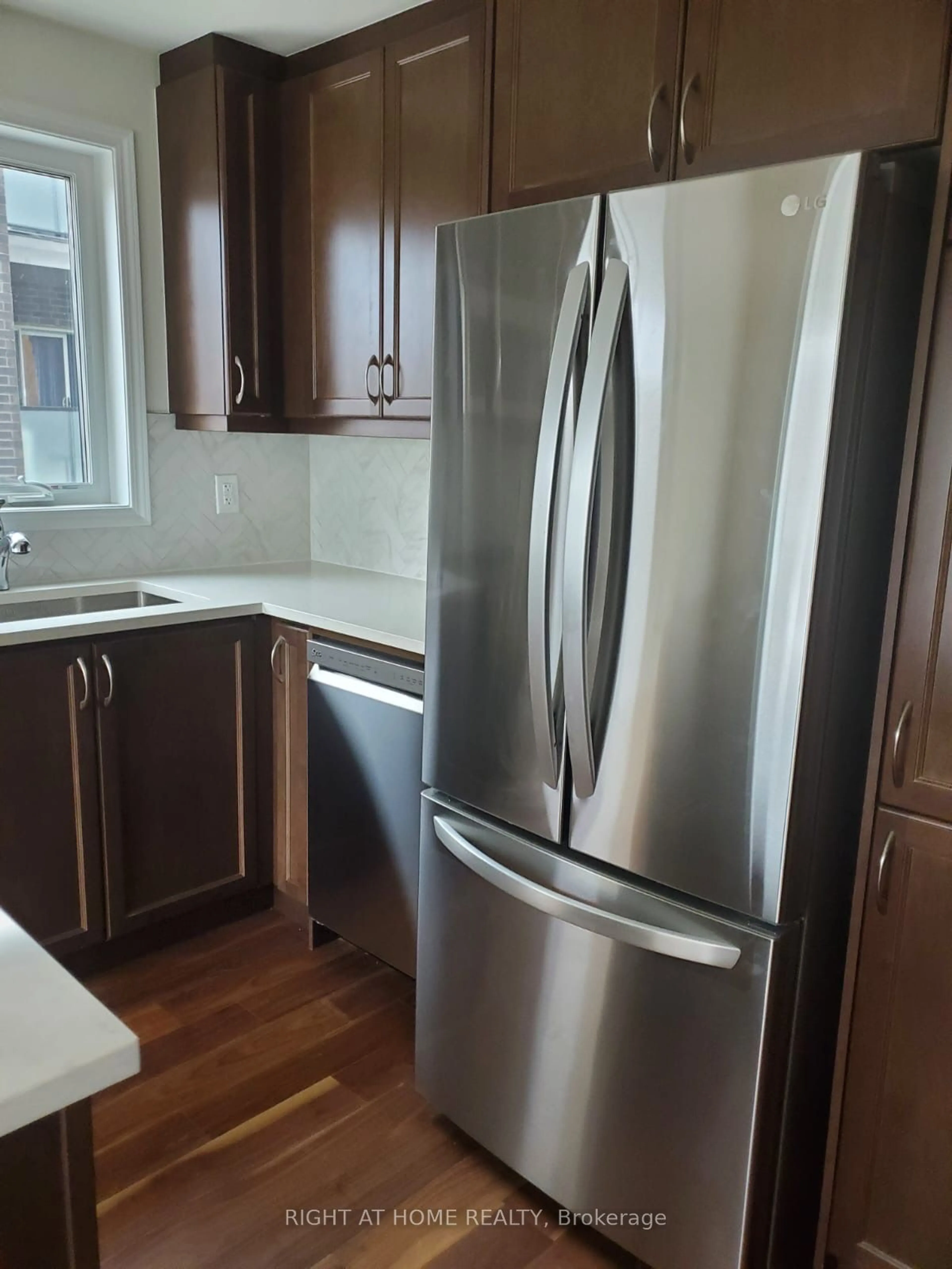 Standard kitchen for 2789 Eglinton Avenue East Ave #423, Toronto Ontario M1J 2E1