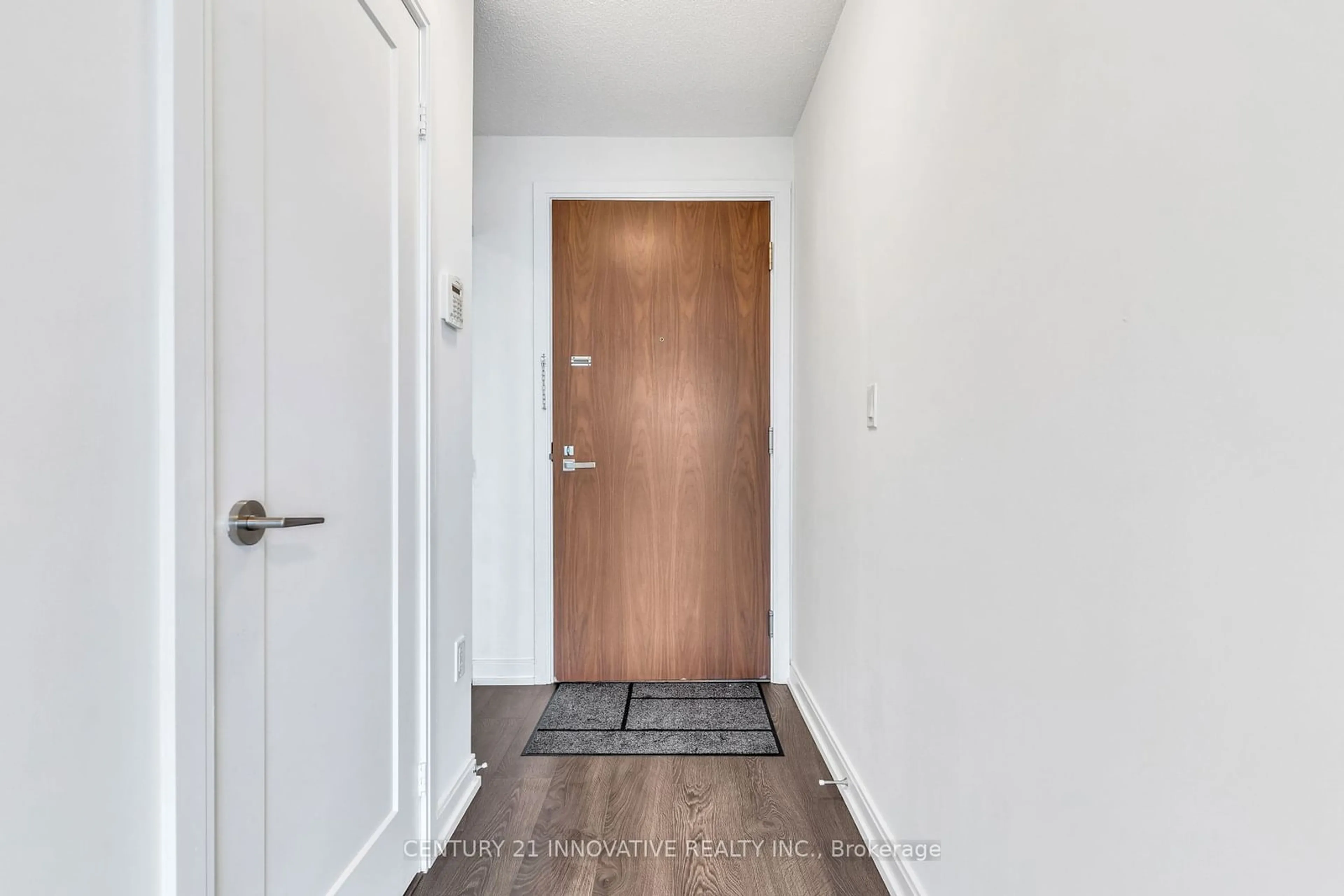 Indoor entryway for 275 Village Green Sq #1719, Toronto Ontario M1S 0L8