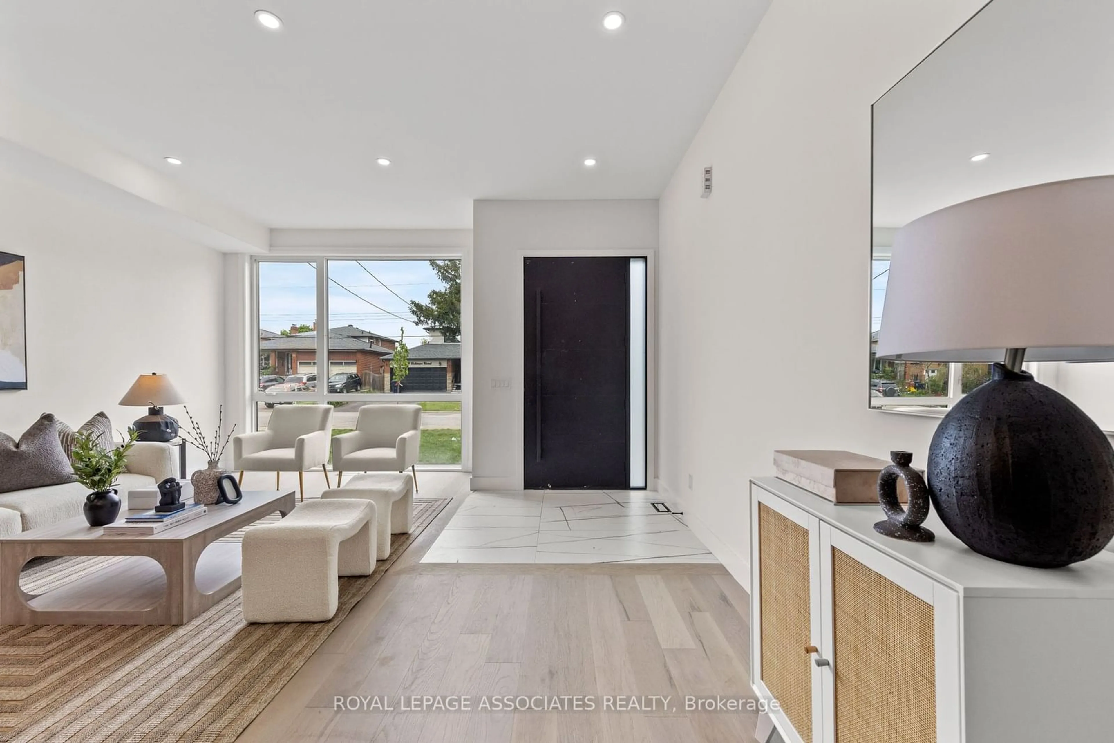 Indoor entryway, wood floors for 96 Bobmar Rd, Toronto Ontario M1C 1C9