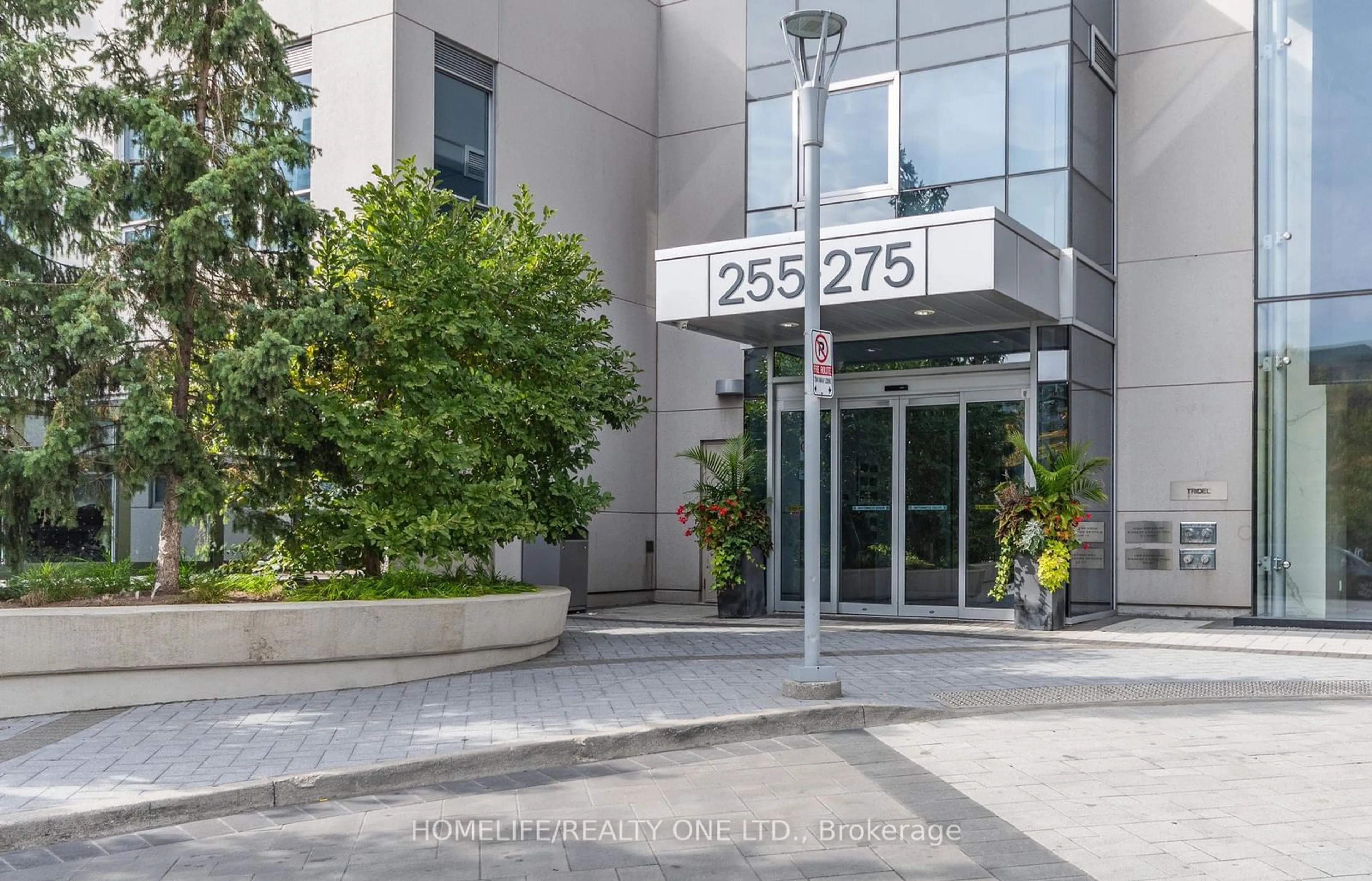 Indoor foyer for 275 Village Green Sq #719, Toronto Ontario M1S 0L8