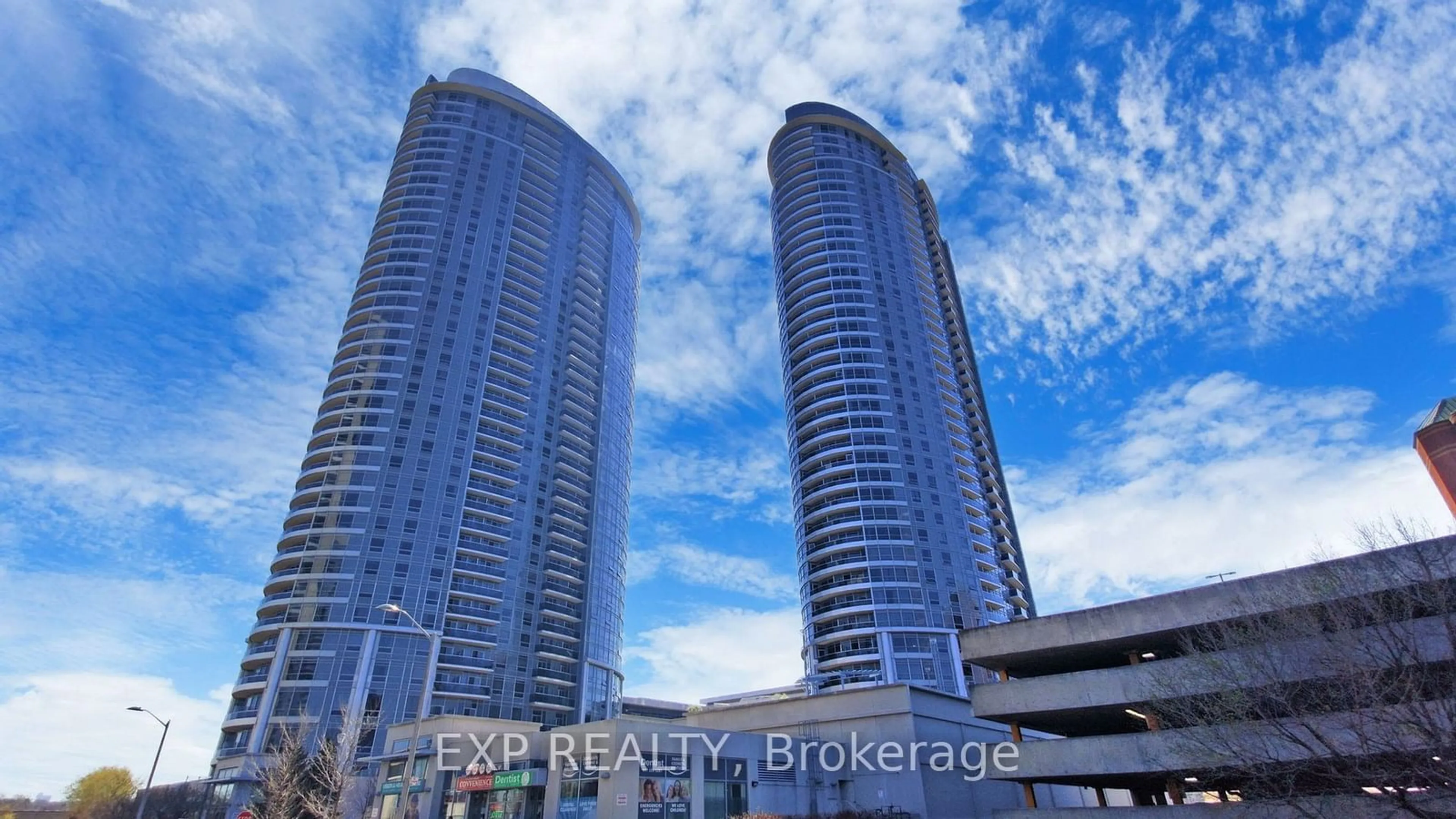 A pic from exterior of the house or condo, the view of city buildings for 125 Village Green Sq #3104, Toronto Ontario M1S 0G3