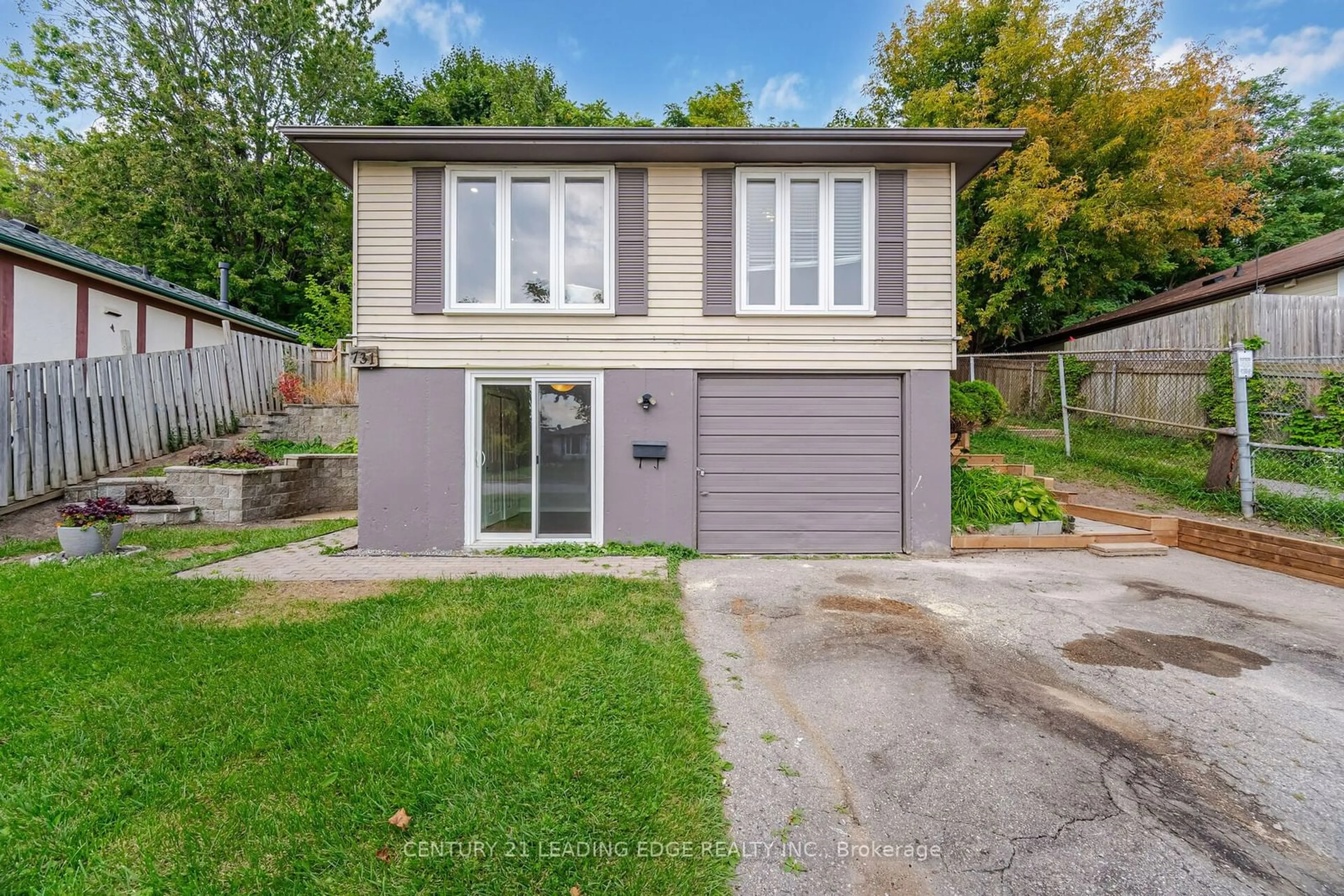 Frontside or backside of a home for 731 Wesley Dr, Oshawa Ontario L1H 7X6