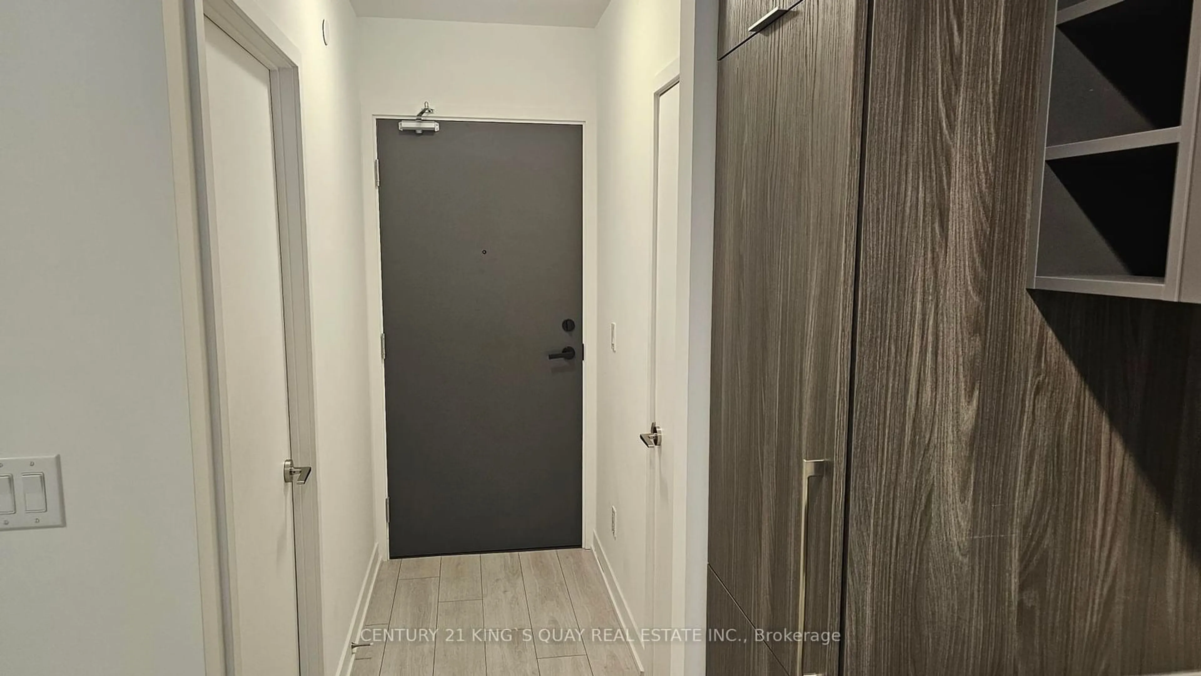 Indoor entryway for 2031 Kennedy Rd #1817, Toronto Ontario M1T 0B8