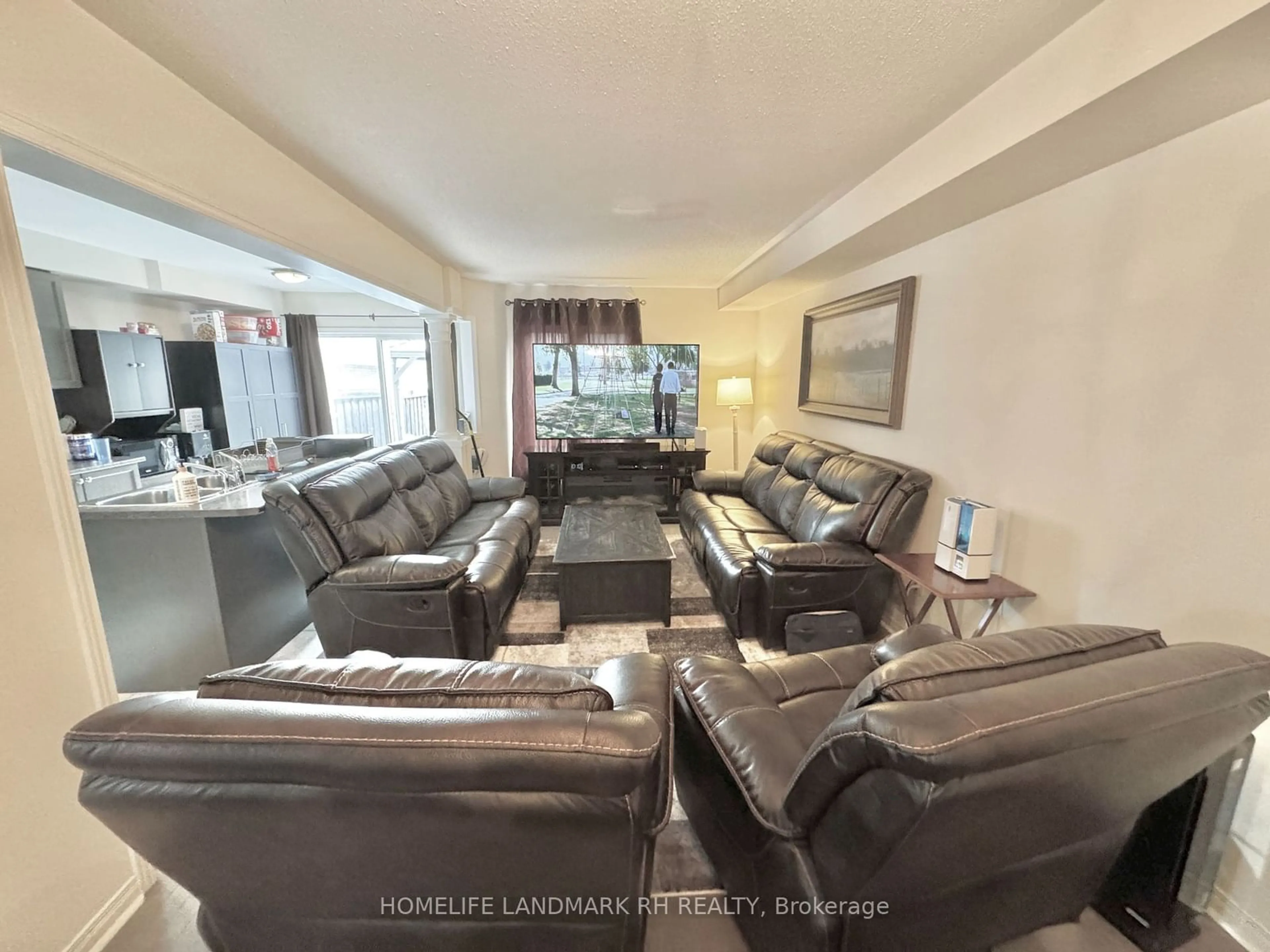 Living room, not visible floor for 25 Harbourside Dr, Whitby Ontario L1N 0H5