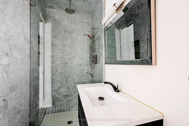 Additional property image - 3025 Queen St