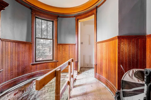 Additional property image - 3025 Queen St